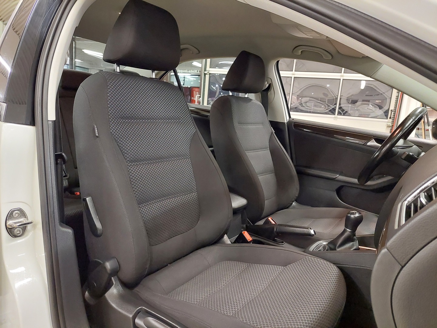 VOLKSWAGEN Jetta 2017