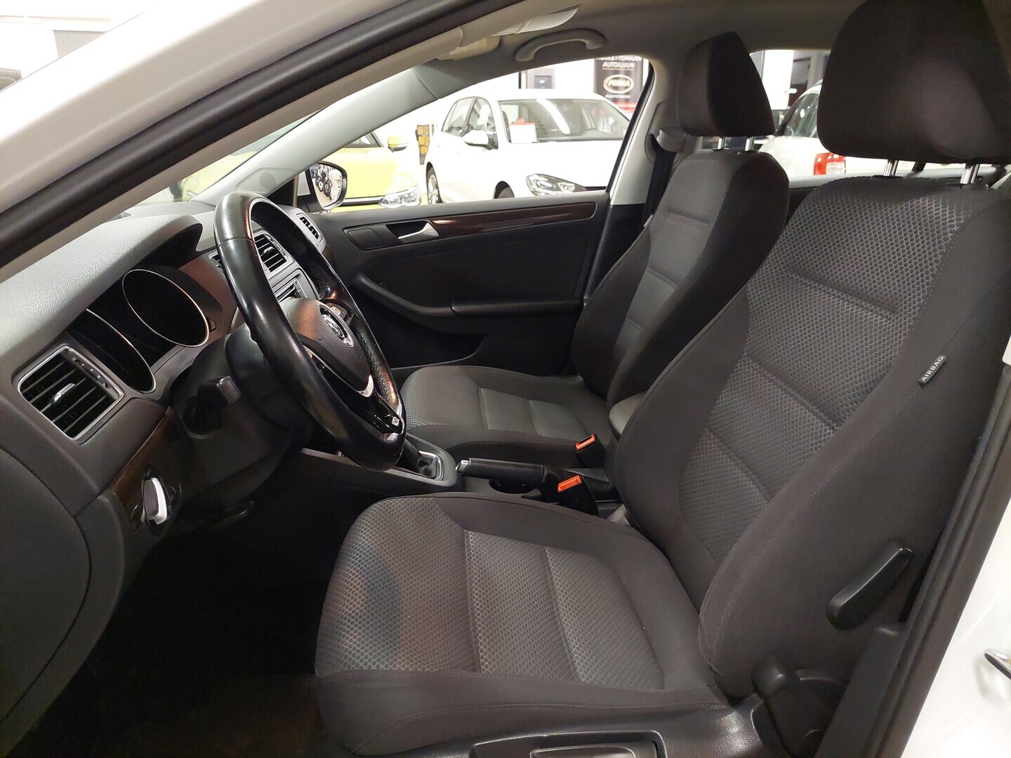 VOLKSWAGEN Jetta 2017