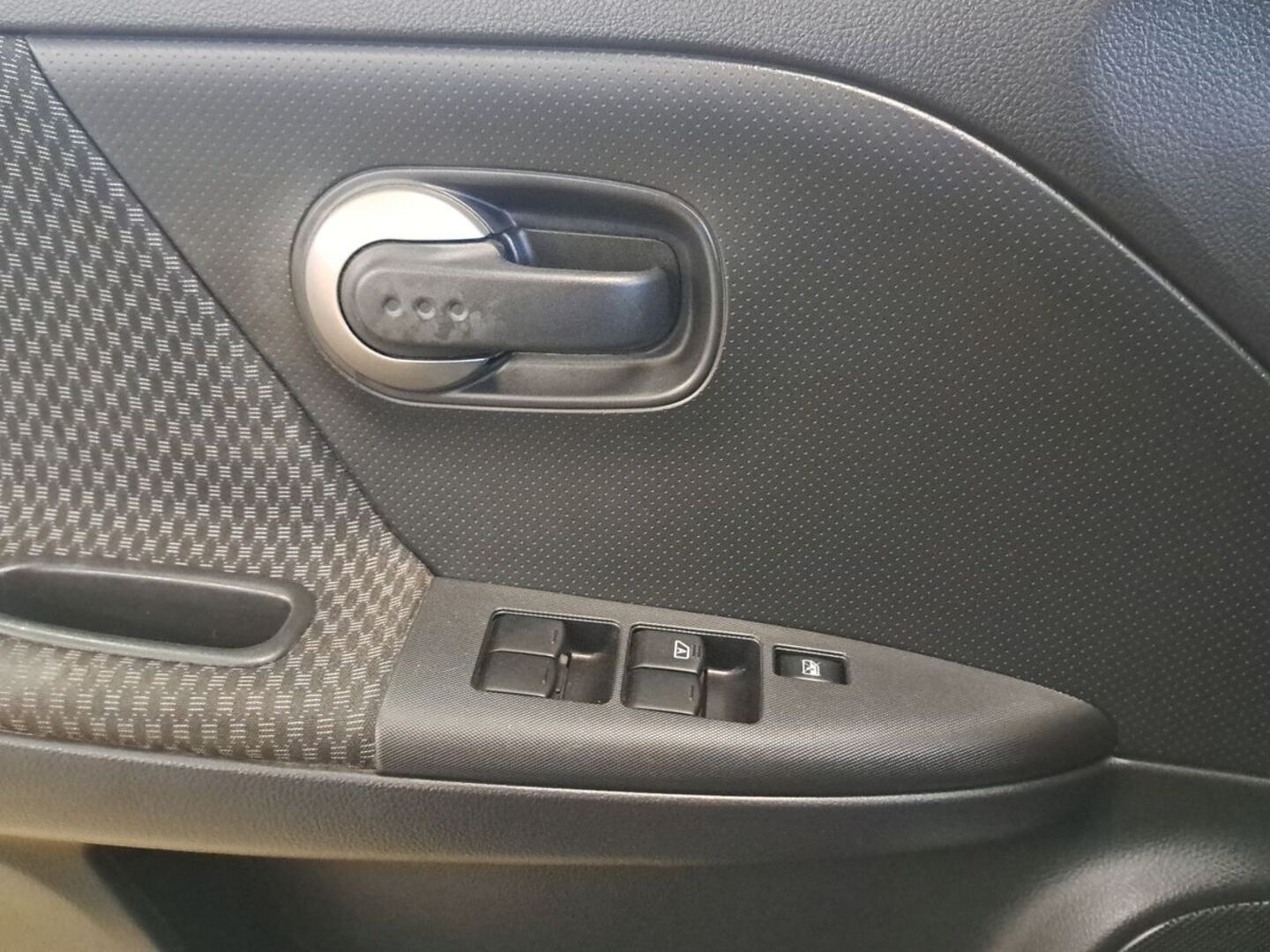 NISSAN Note 21