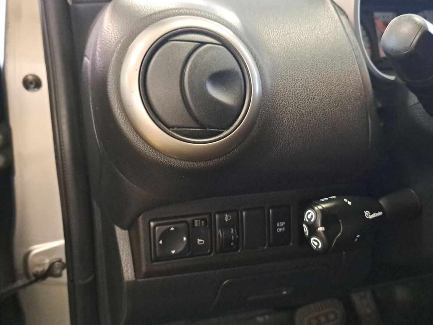 NISSAN Note 22