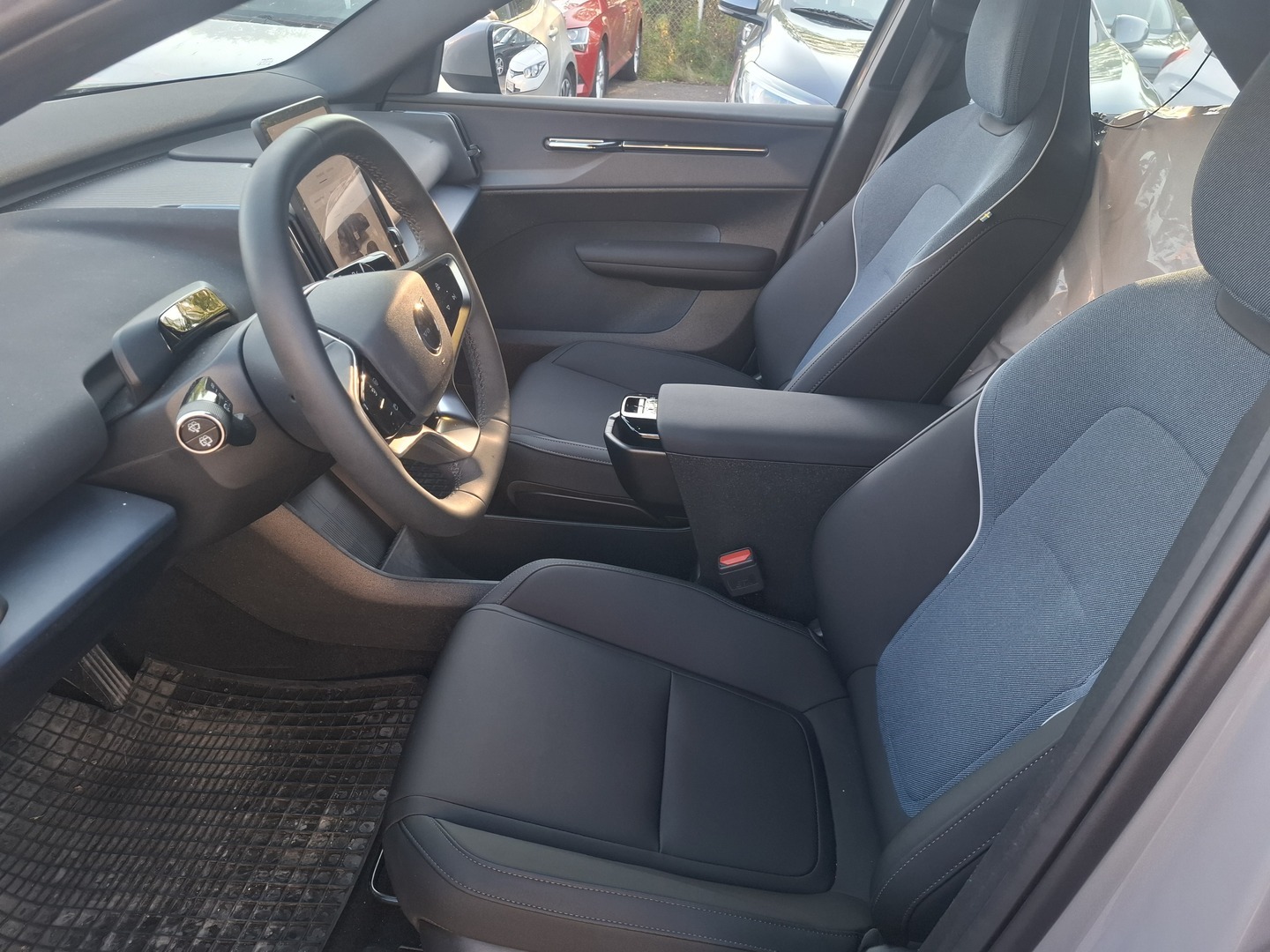 VOLVO EX30 2024