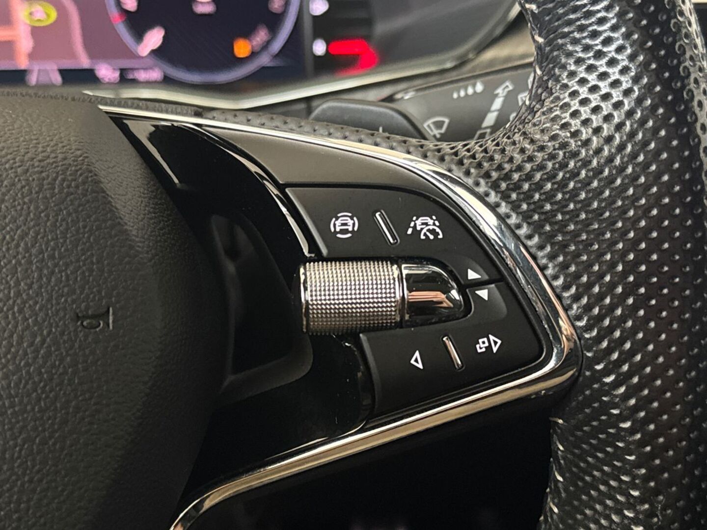 SKODA SUPERB 18