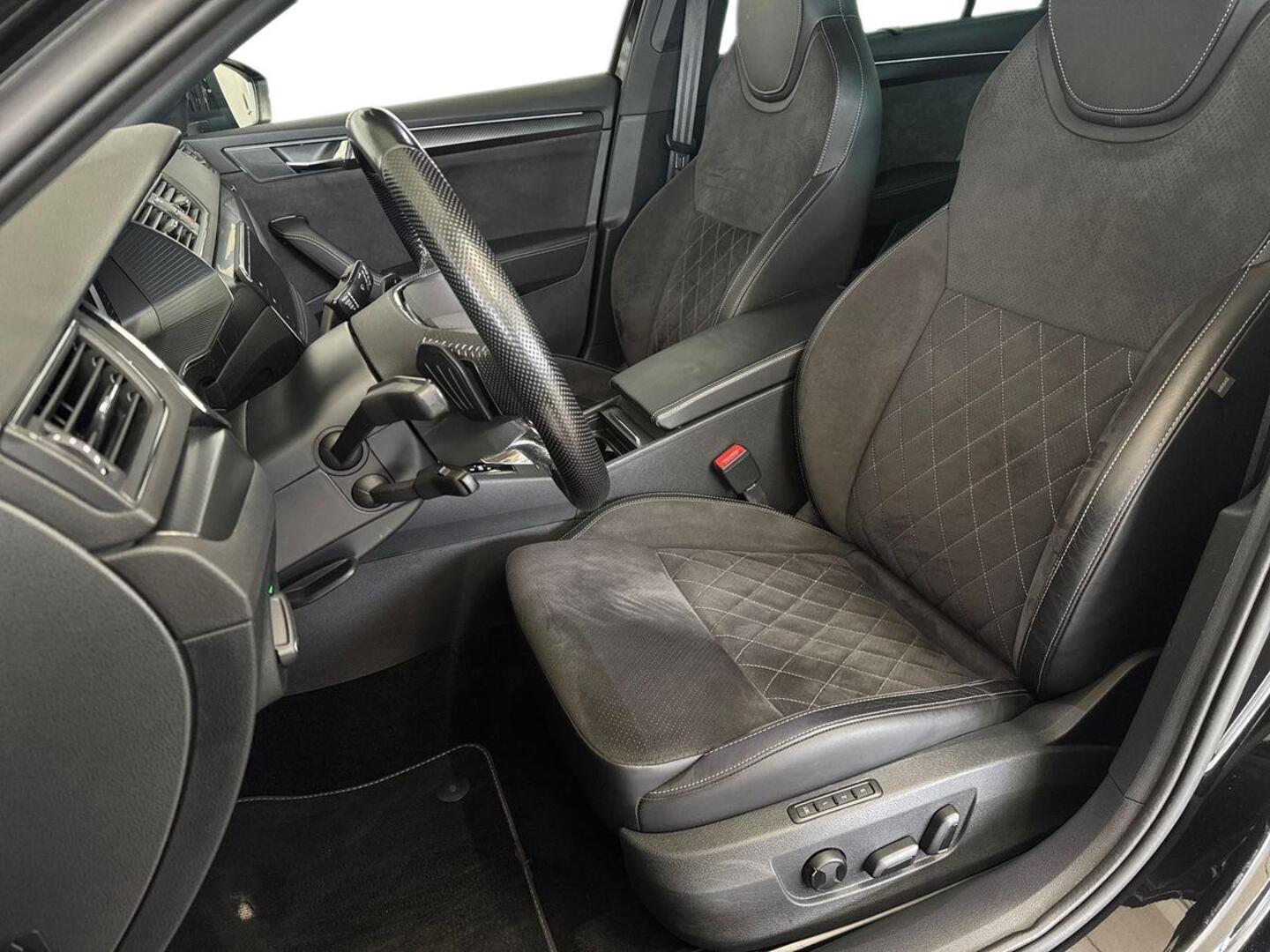 SKODA SUPERB 9
