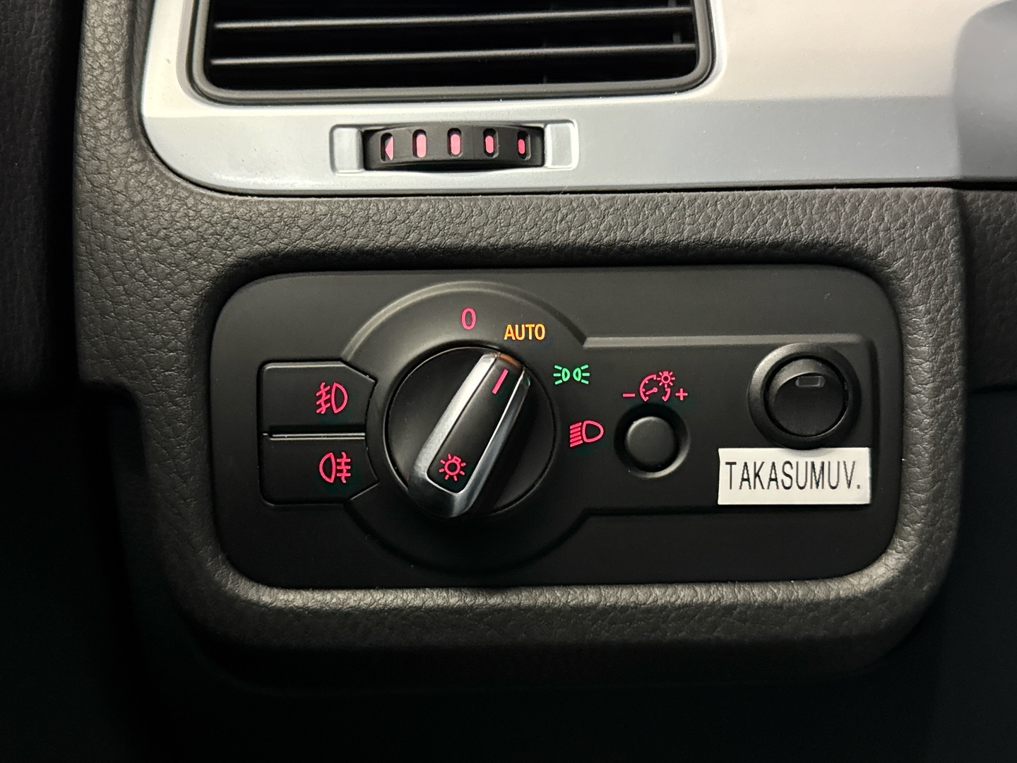 VOLKSWAGEN Touareg 2011