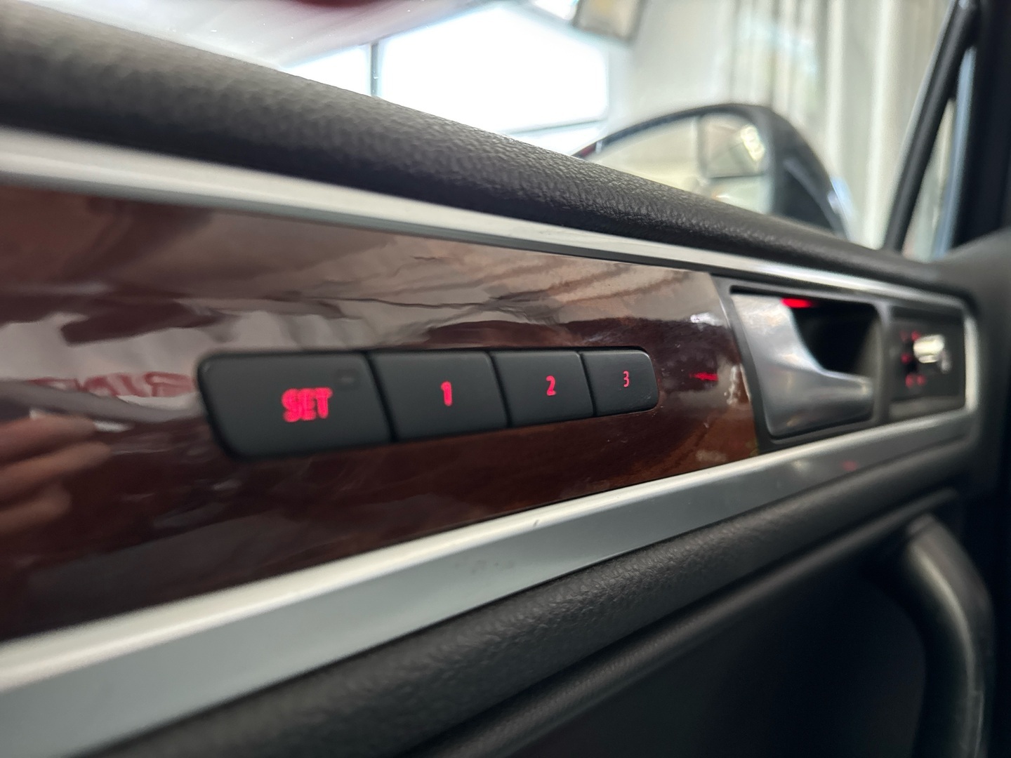 VOLKSWAGEN Touareg 2011