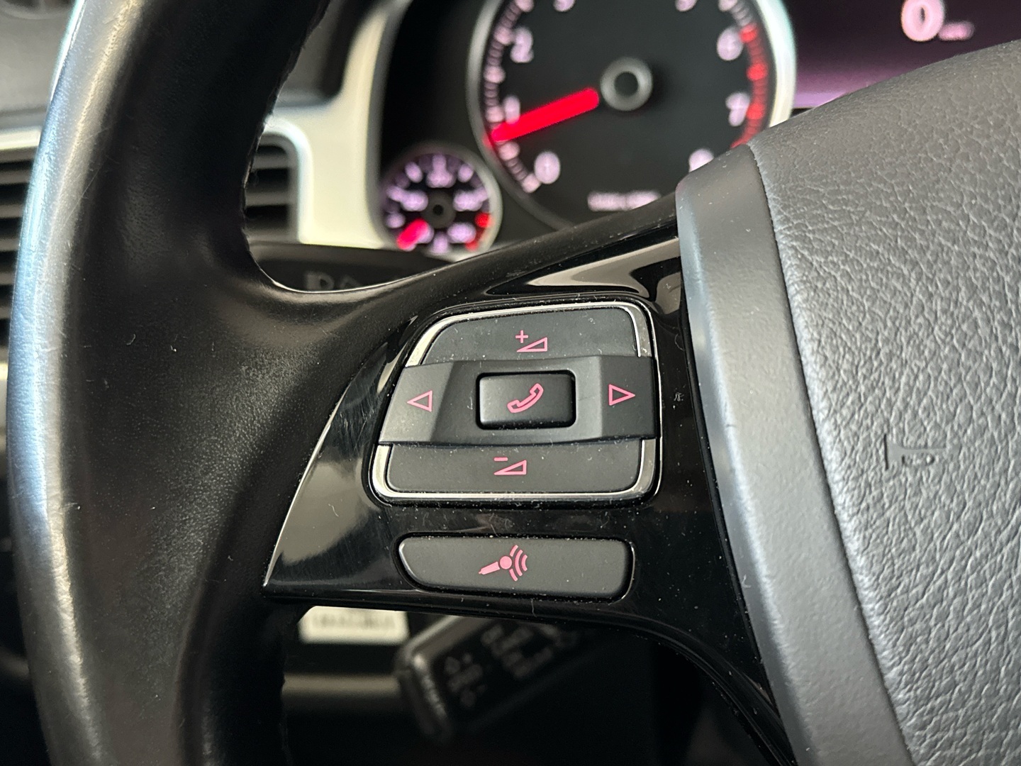 VOLKSWAGEN Touareg 2011