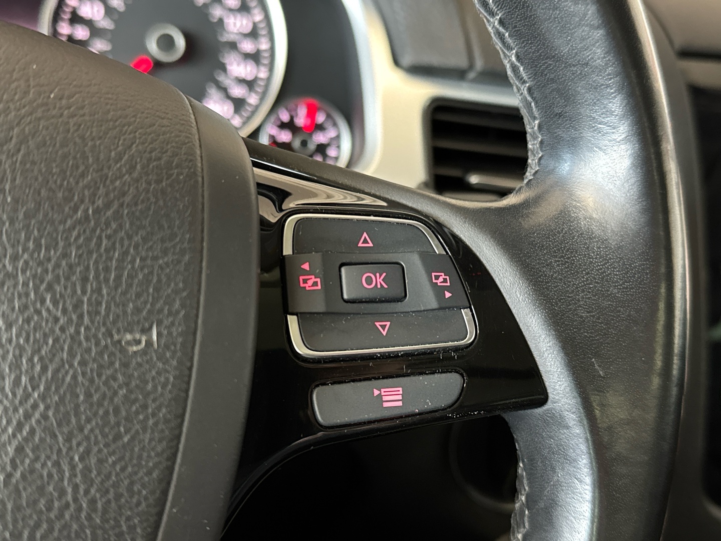 VOLKSWAGEN Touareg 2011