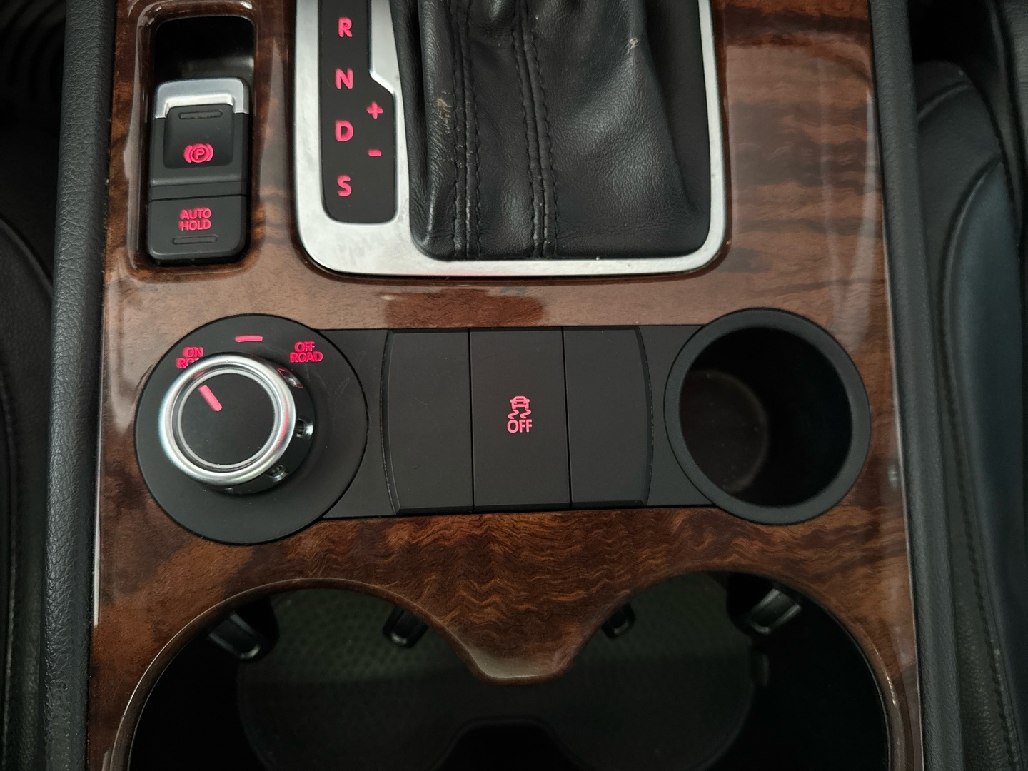 VOLKSWAGEN Touareg 2011