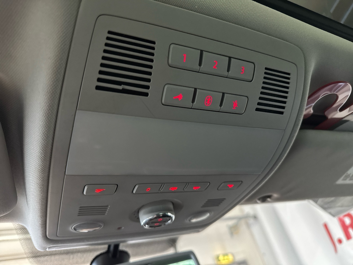 VOLKSWAGEN Touareg 2011