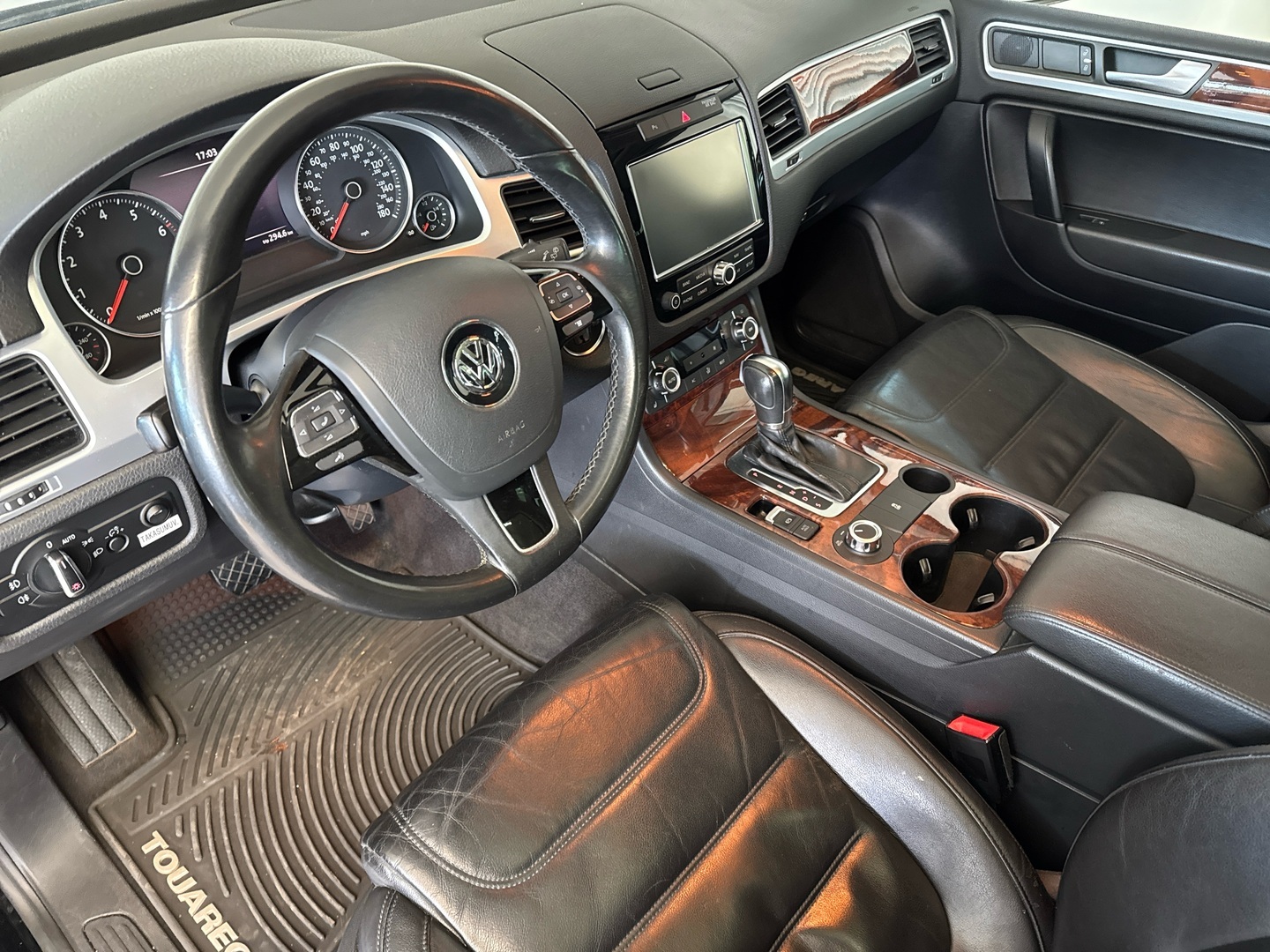 VOLKSWAGEN Touareg 2011