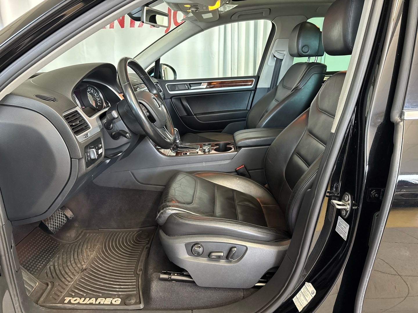 VOLKSWAGEN Touareg 2011