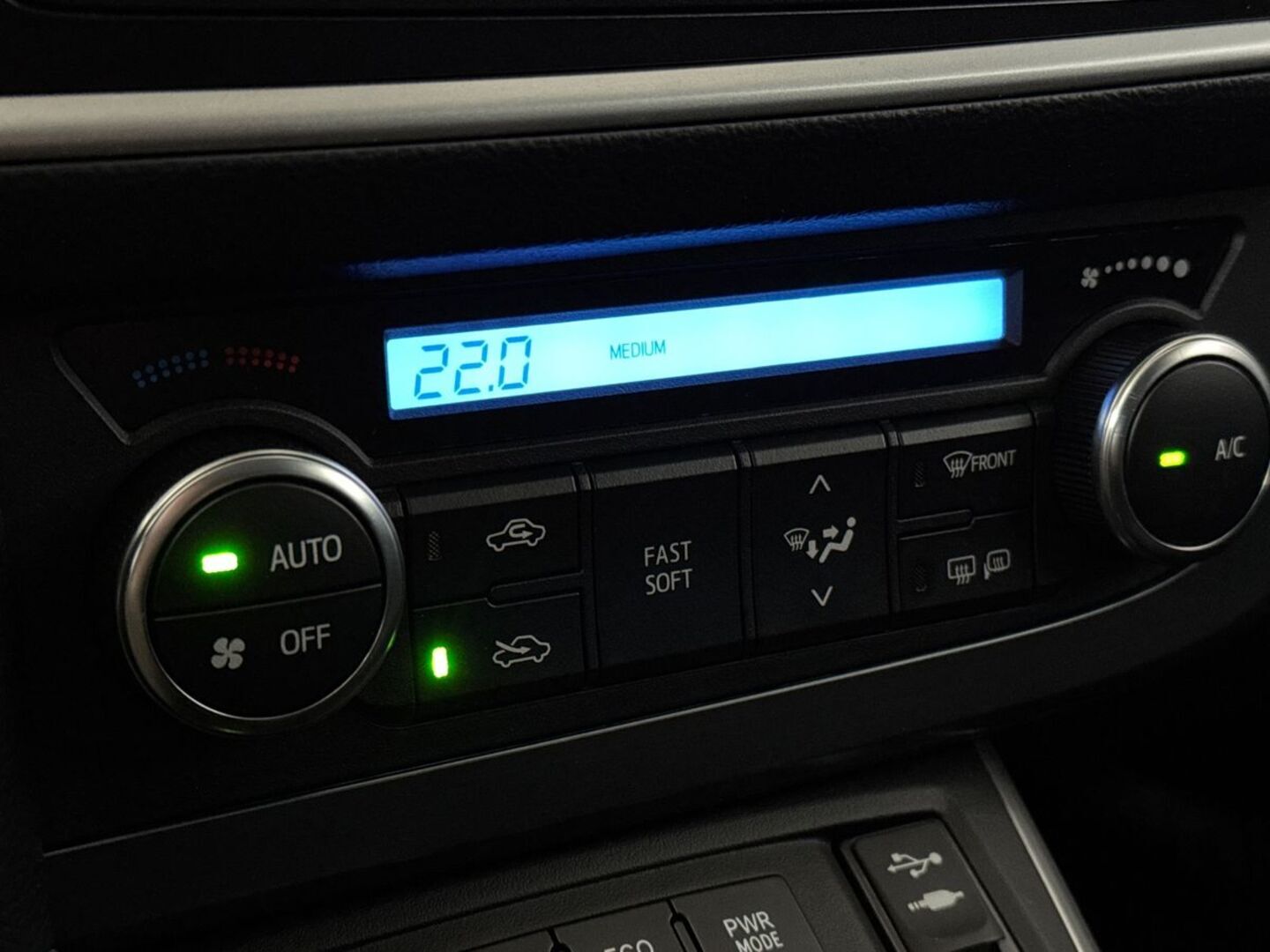 TOYOTA Auris 21