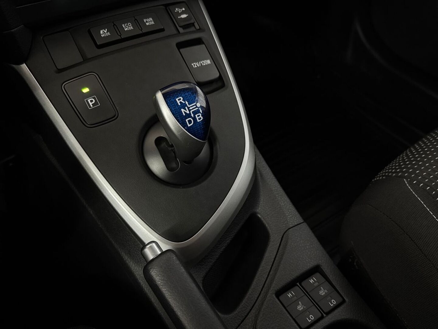 TOYOTA Auris 22
