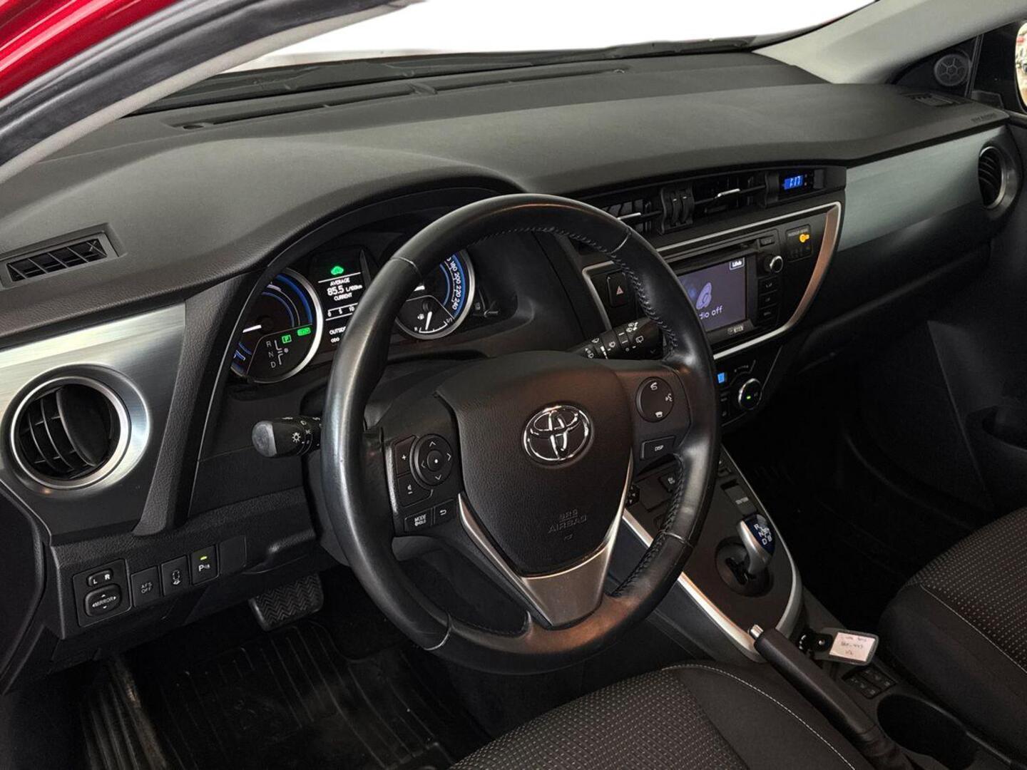 TOYOTA Auris 7