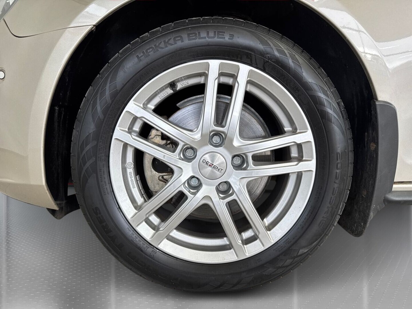 VOLKSWAGEN Golf 2012