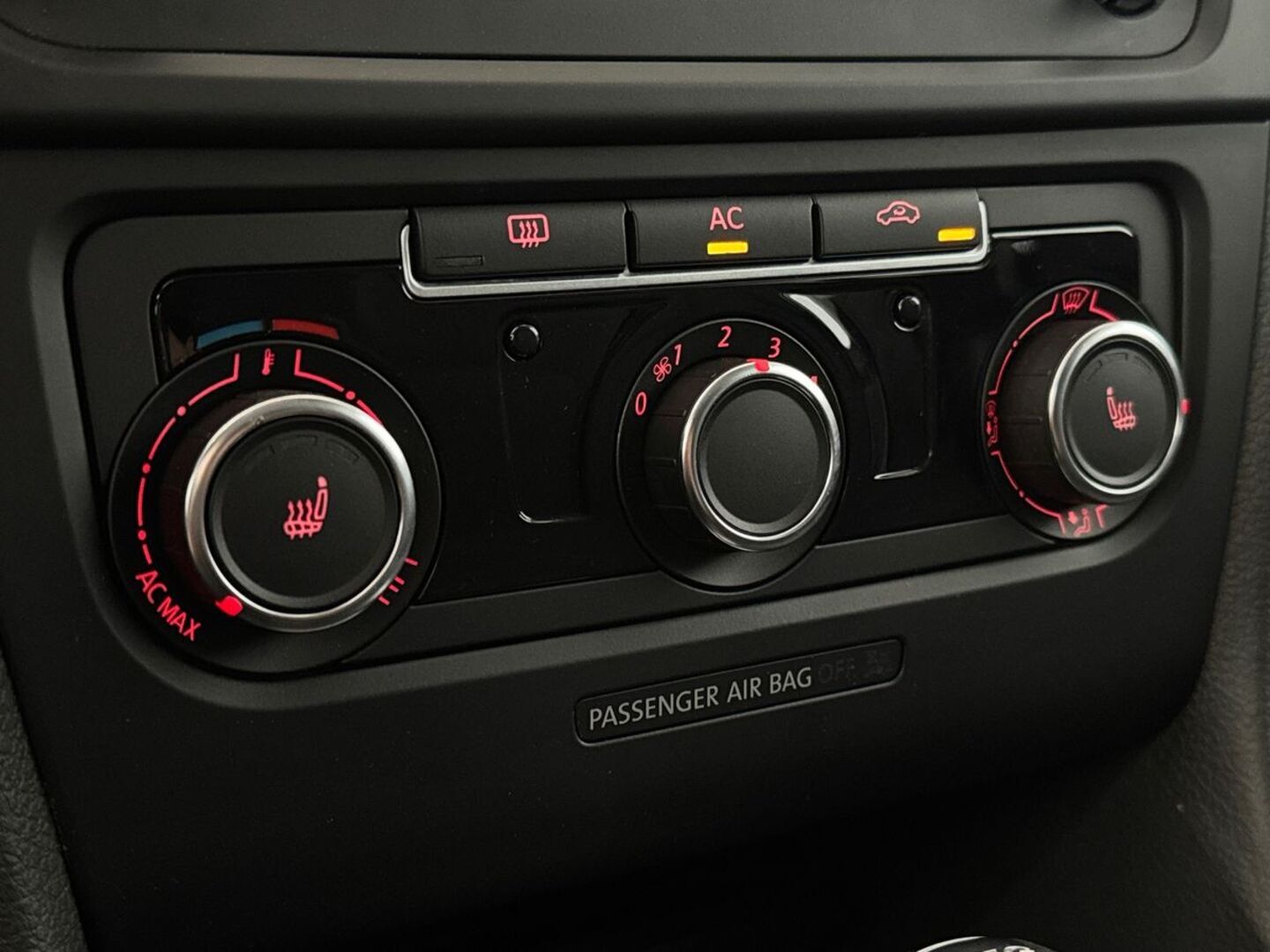 VOLKSWAGEN Golf 2012