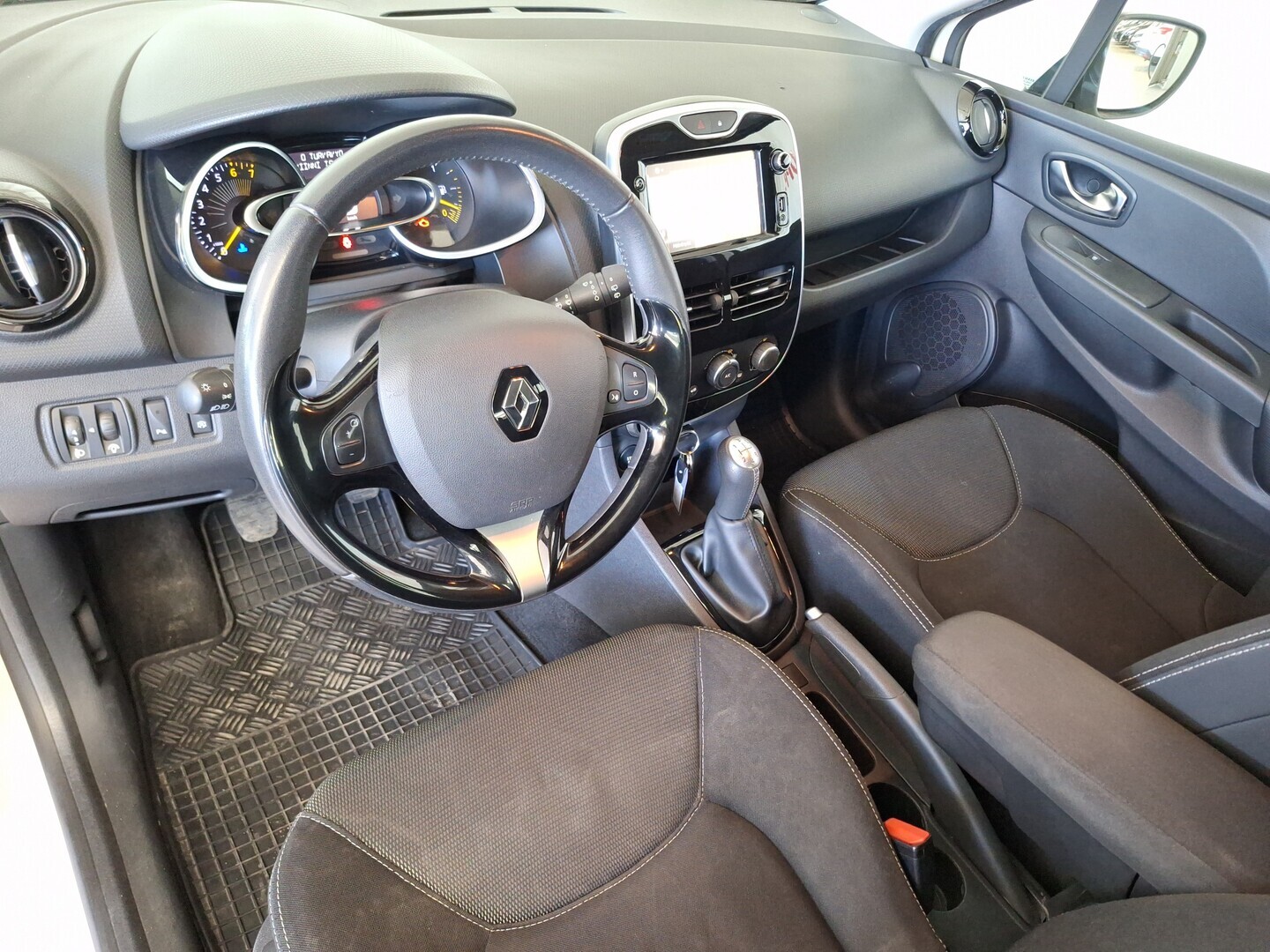 RENAULT Clio 2015