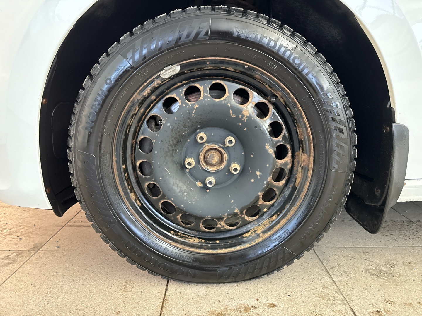 VOLKSWAGEN Touran 2016