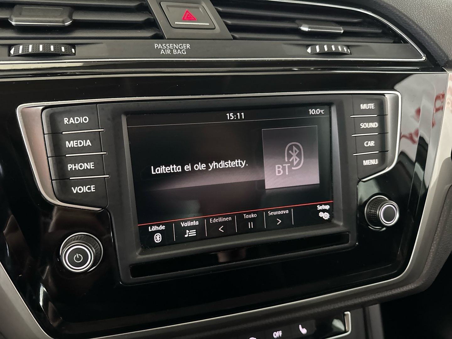 VOLKSWAGEN Touran 2016