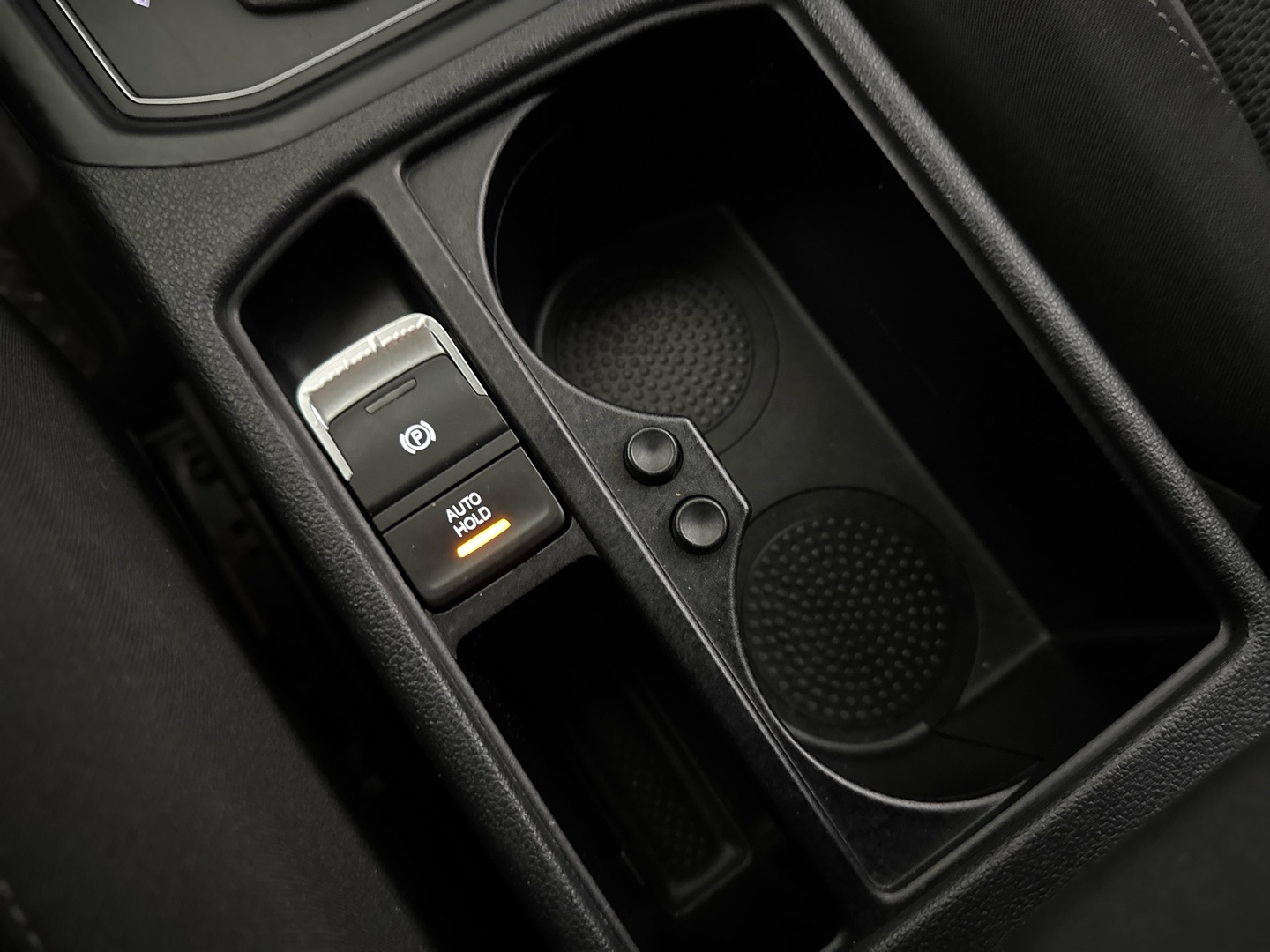 VOLKSWAGEN Touran 2016