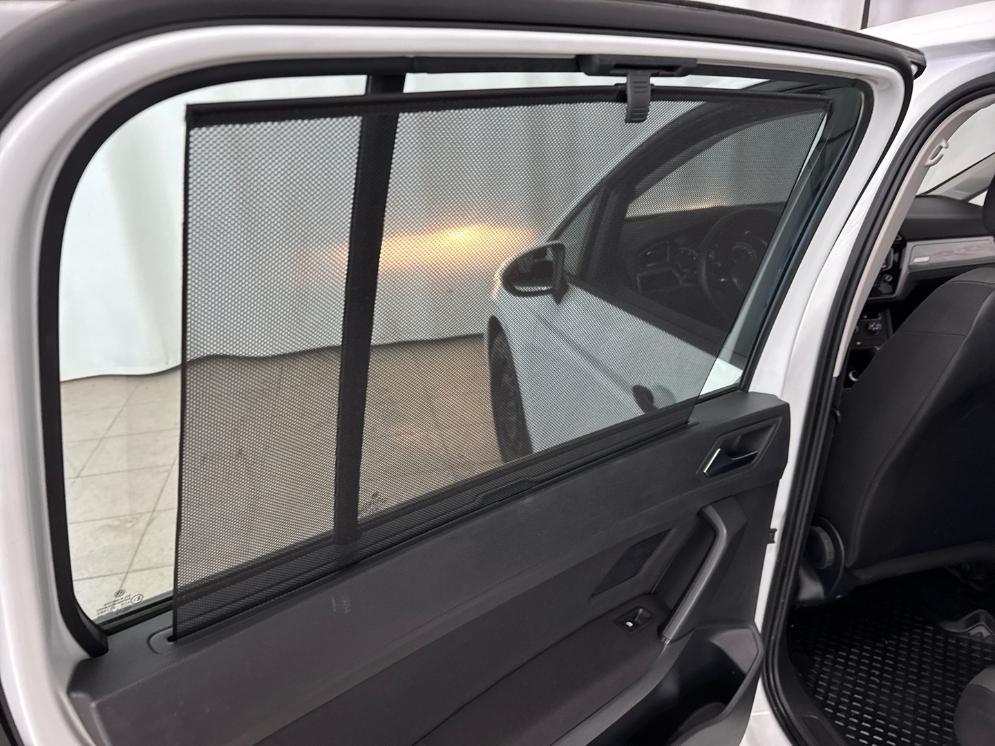 VOLKSWAGEN Touran 2016