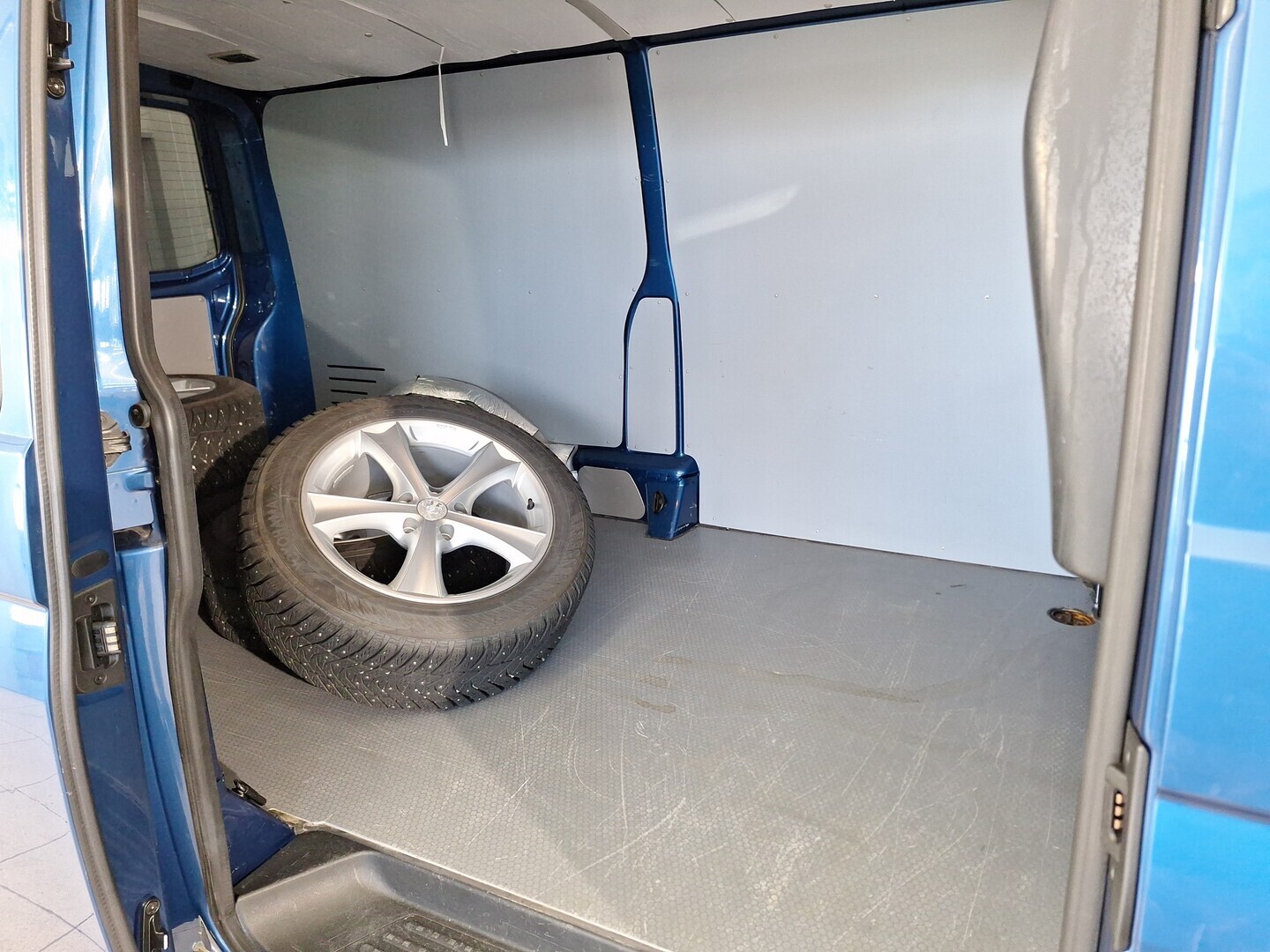 VOLKSWAGEN Transporter 2015