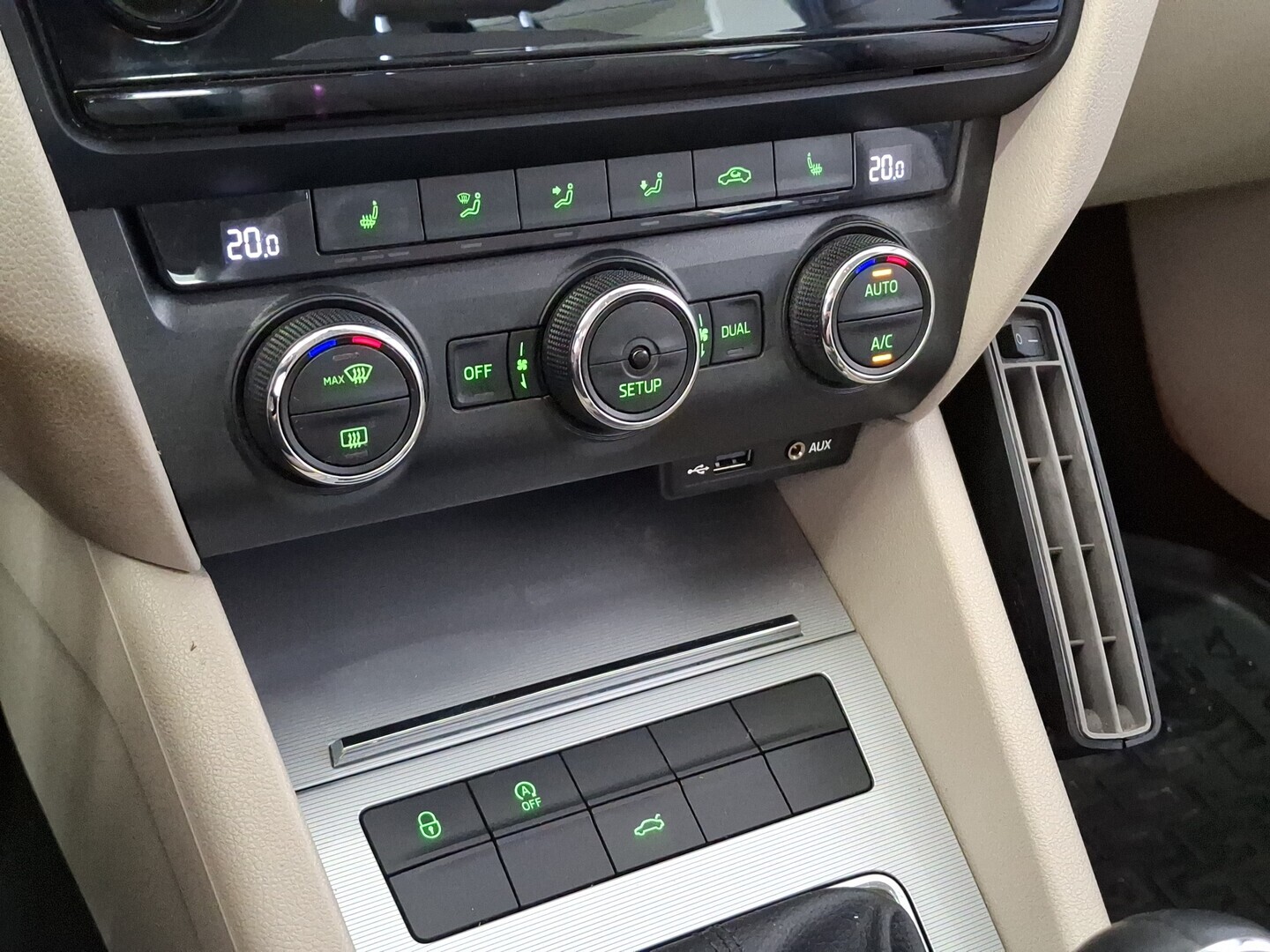 SKODA Octavia 2015