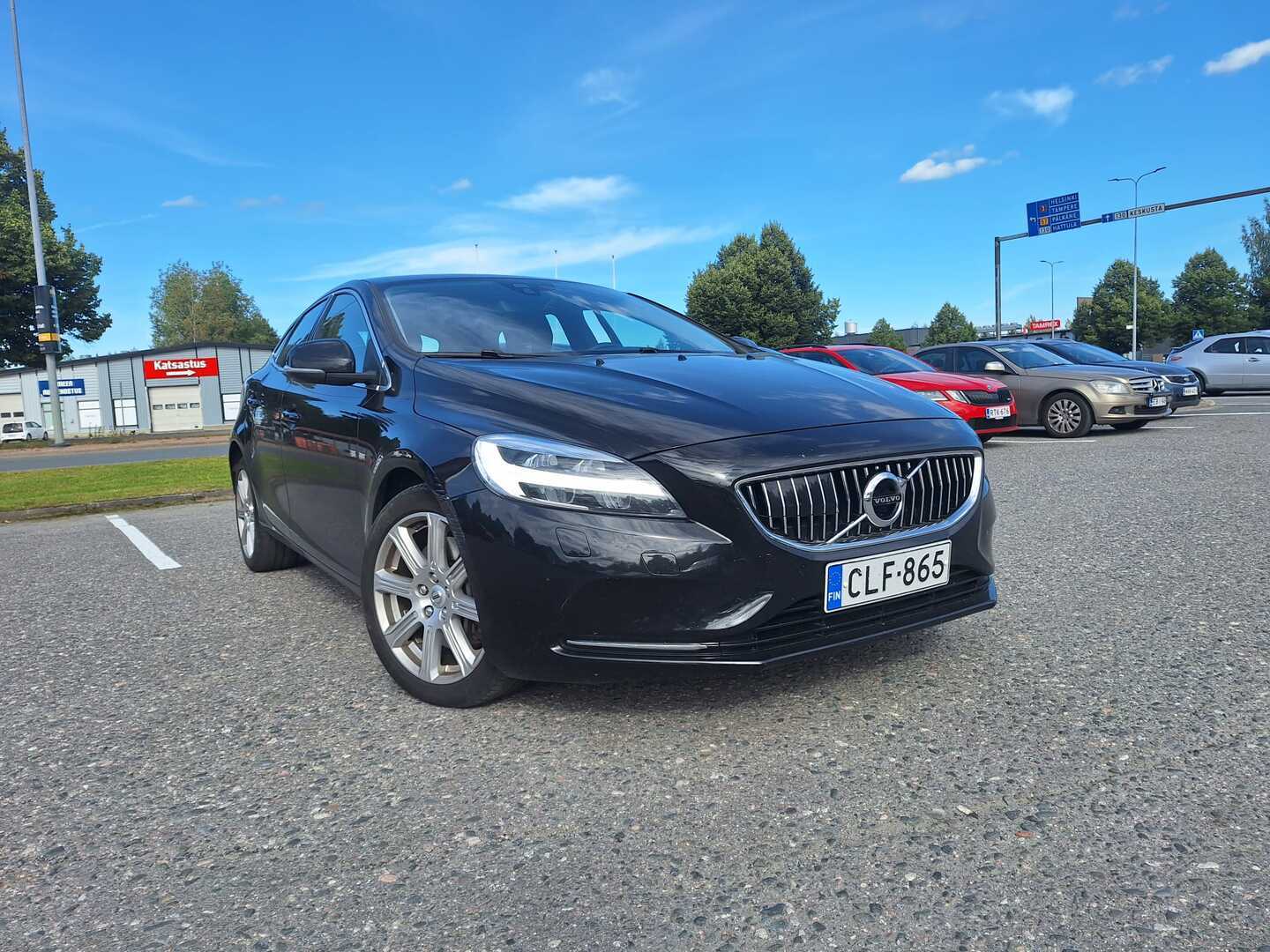 VOLVO V40 2017