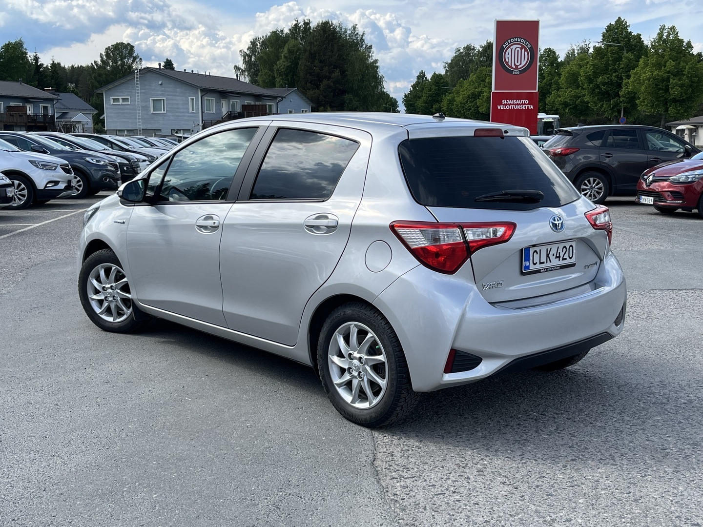 TOYOTA Yaris 2018