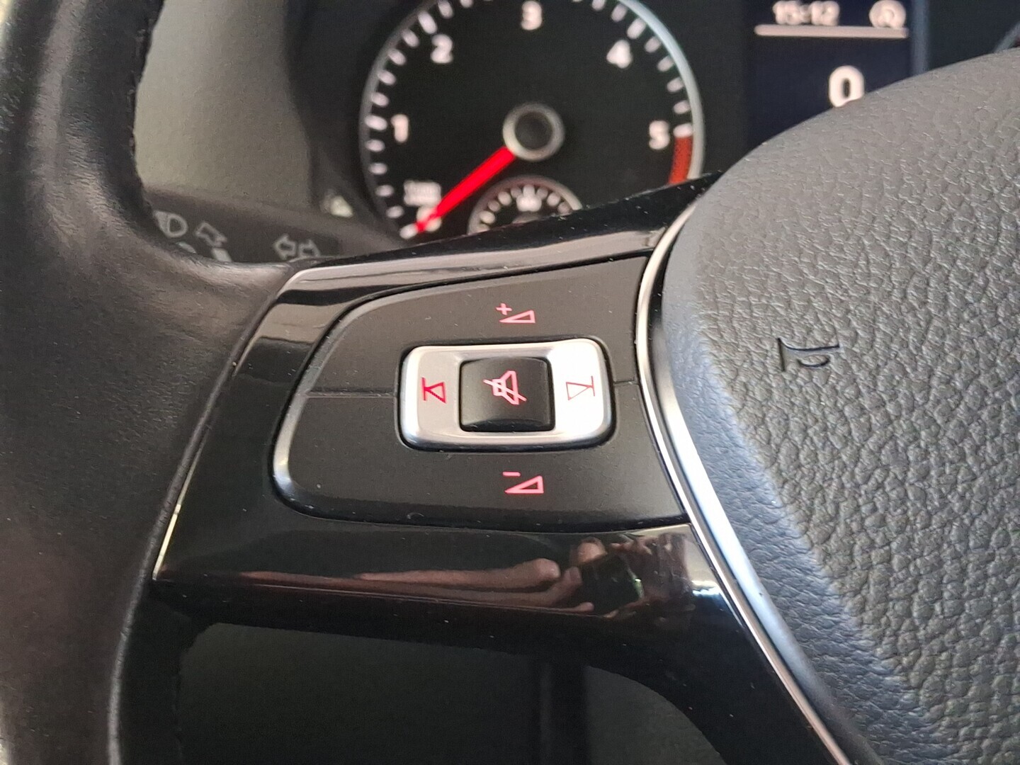 VOLKSWAGEN Sharan 2016