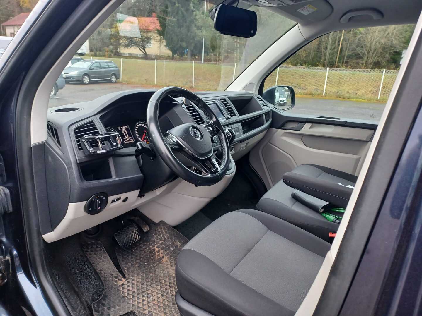 VOLKSWAGEN Transporter 2019