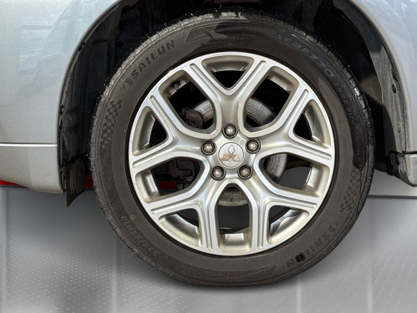 MITSUBISHI Outlander PHEV 10