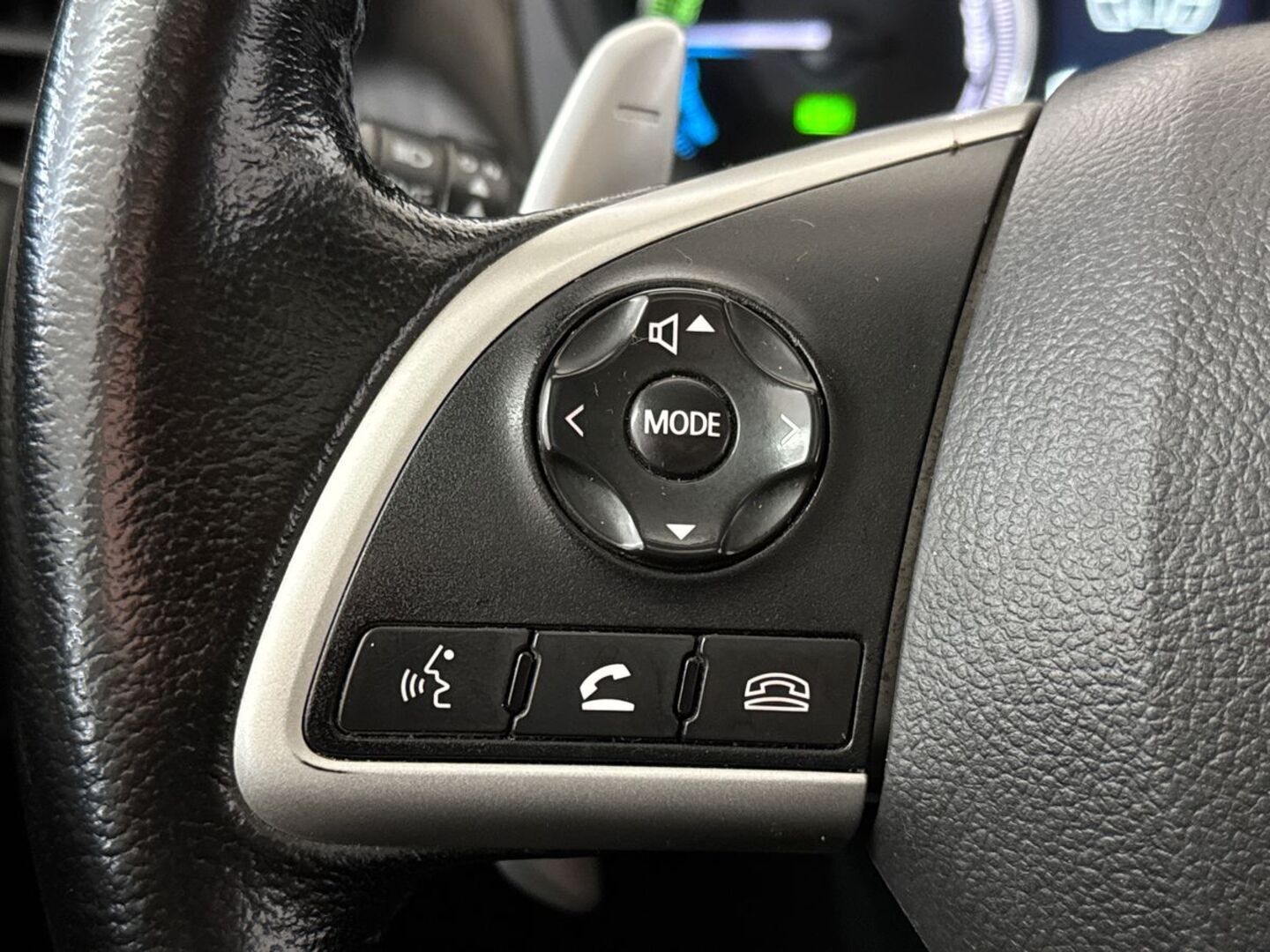 MITSUBISHI Outlander PHEV 13