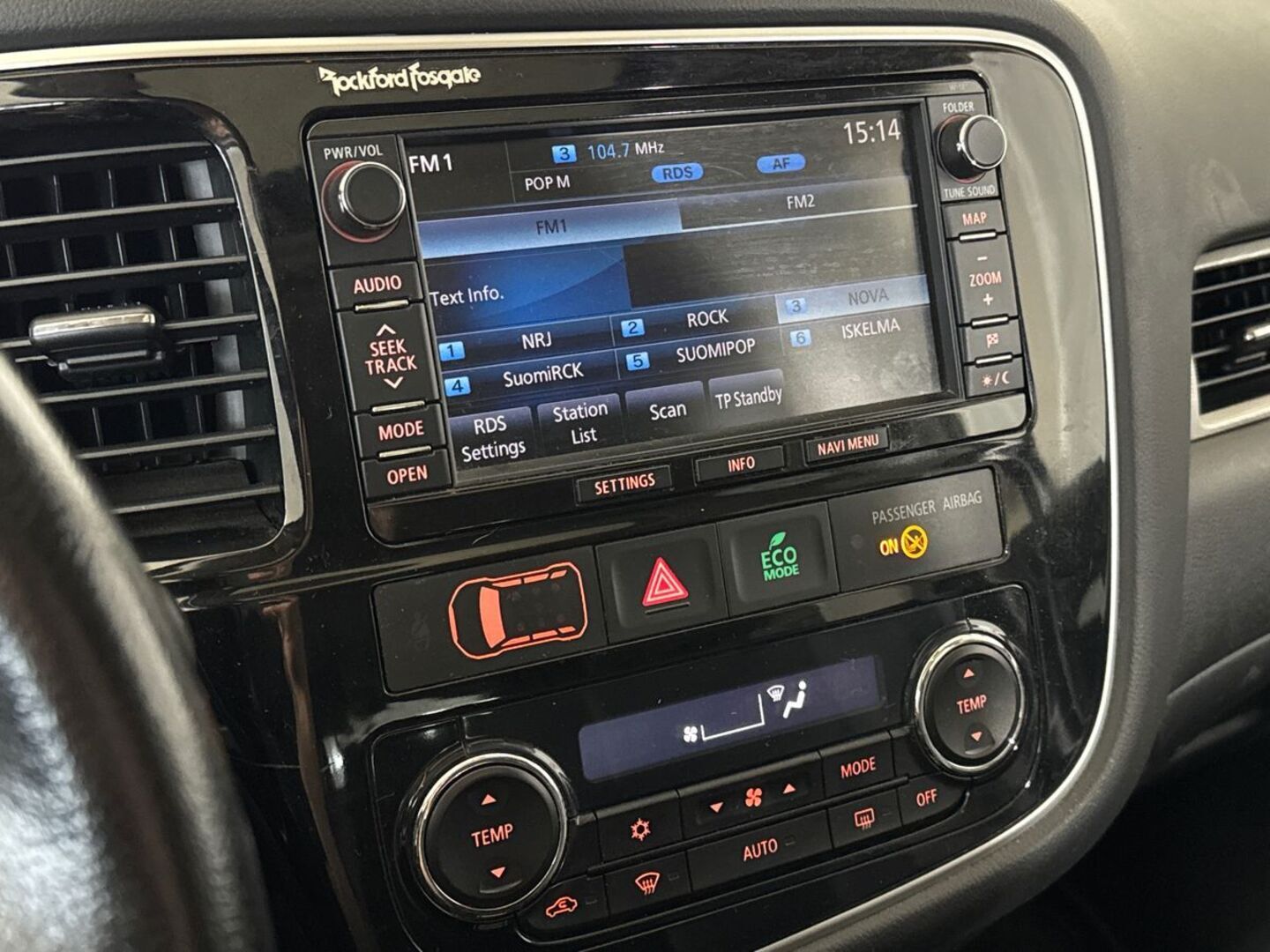 MITSUBISHI Outlander PHEV 15