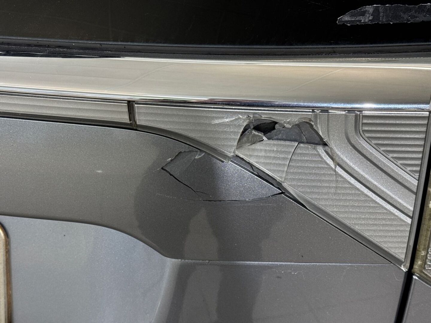 MITSUBISHI Outlander PHEV 20