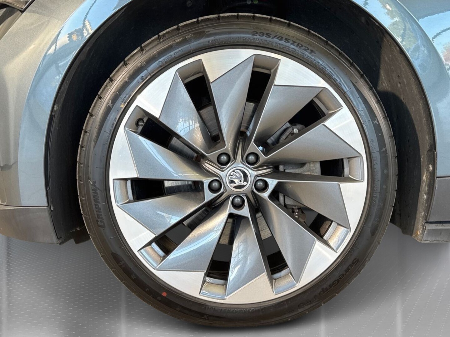 SKODA Enyaq 13