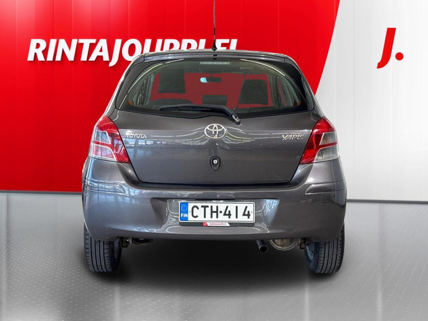 TOYOTA Yaris 2010