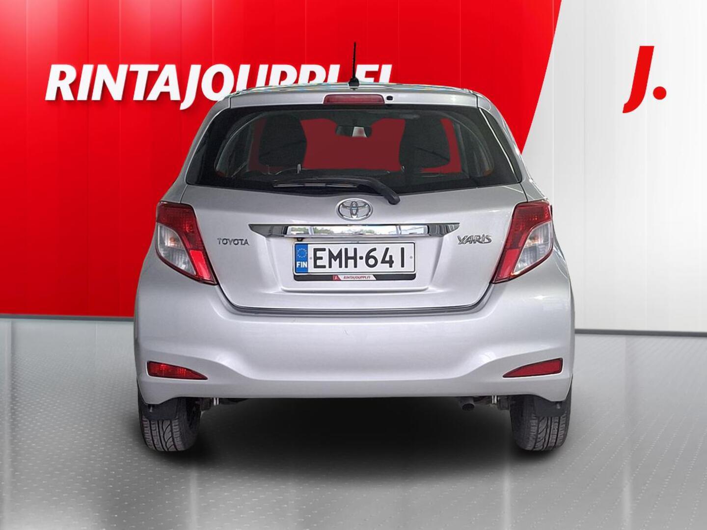 TOYOTA Yaris 2013