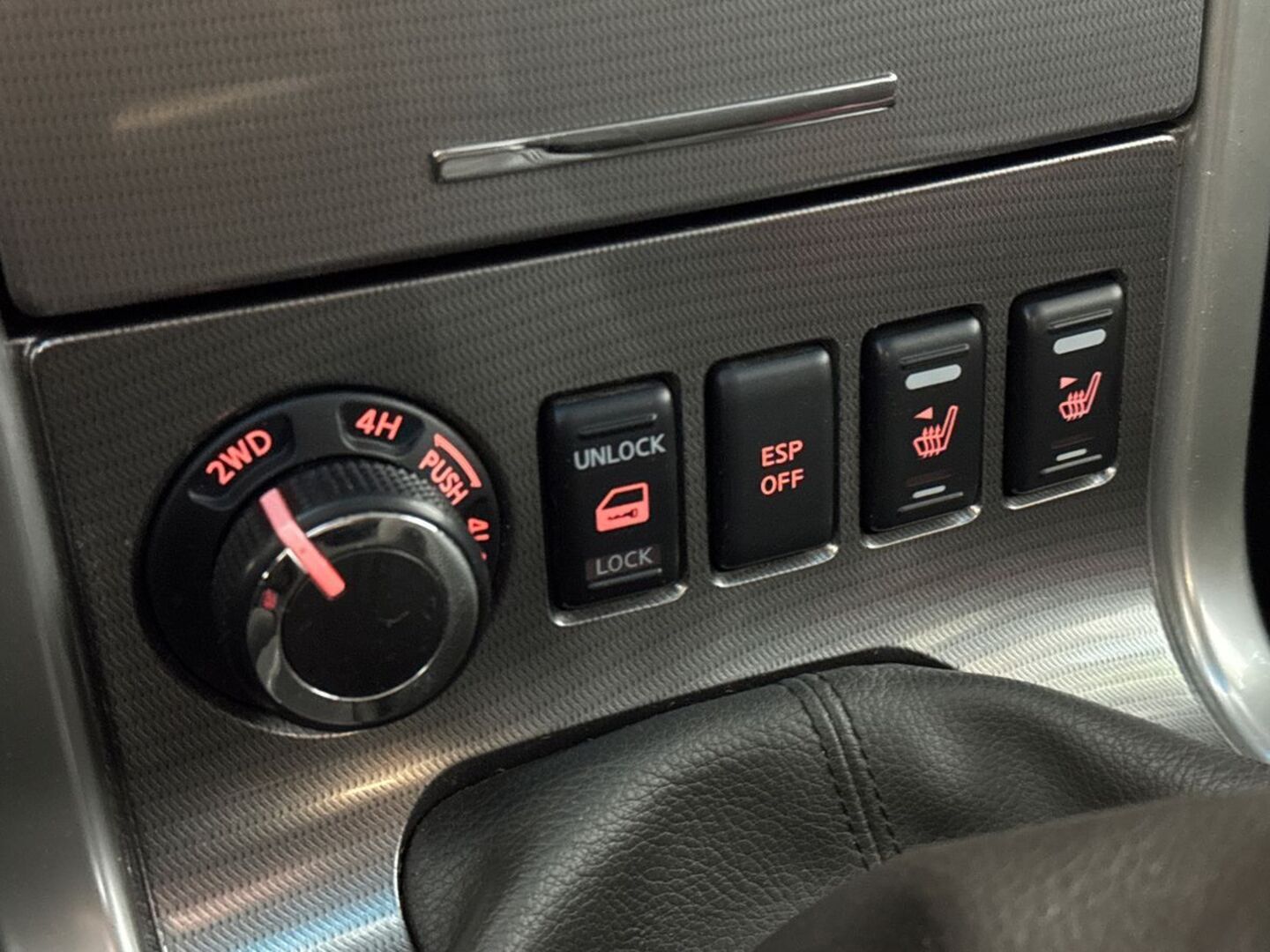 NISSAN Navara 20