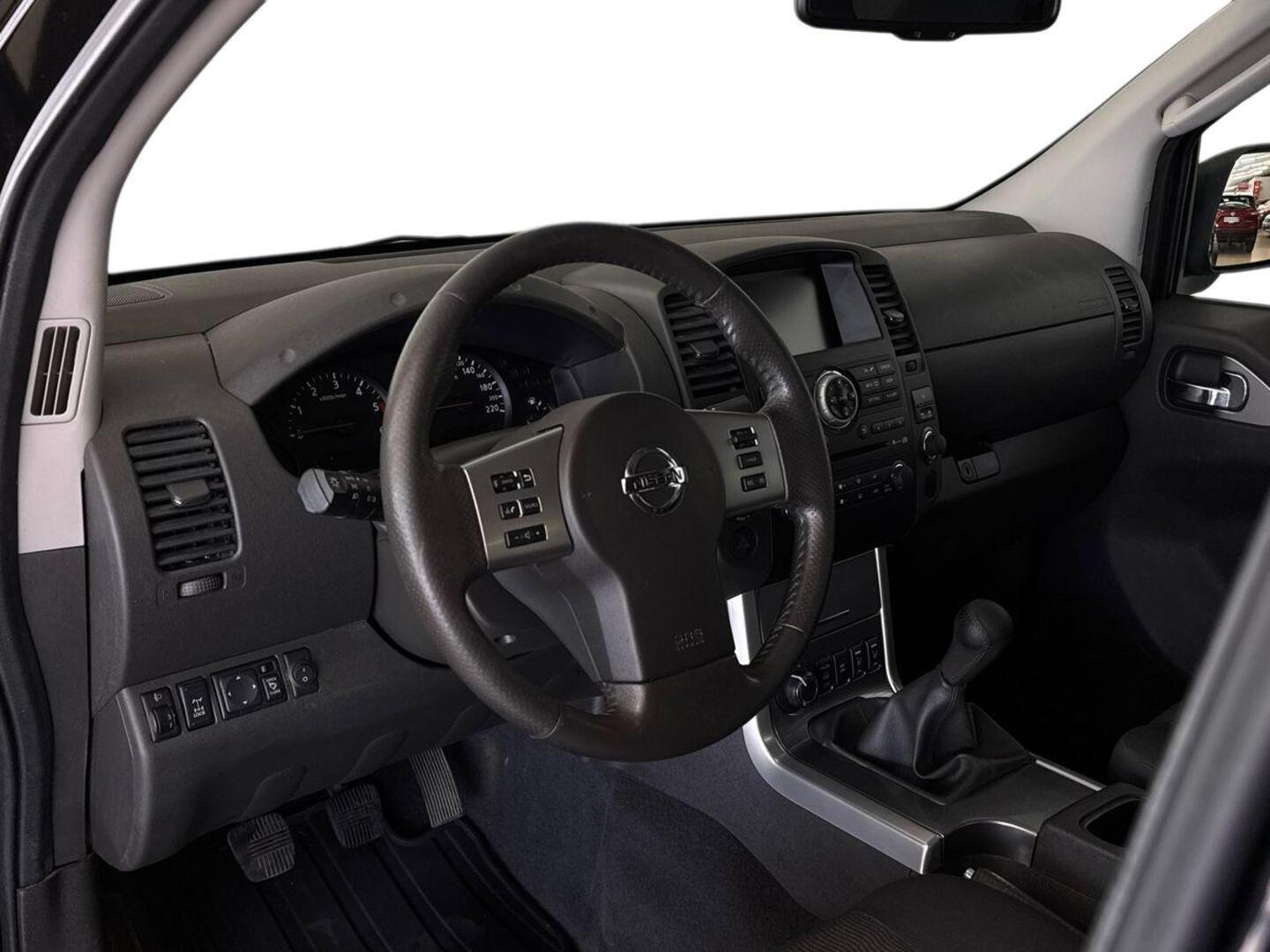 NISSAN Navara 7