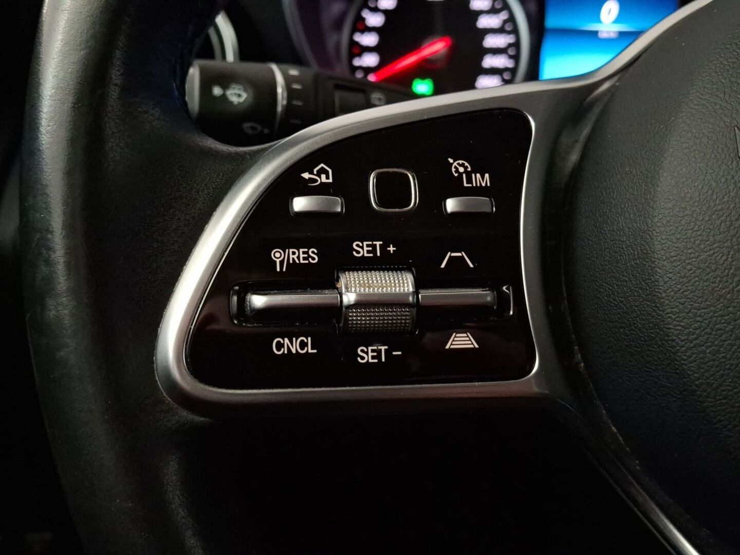 MERCEDES-BENZ GLC 2020