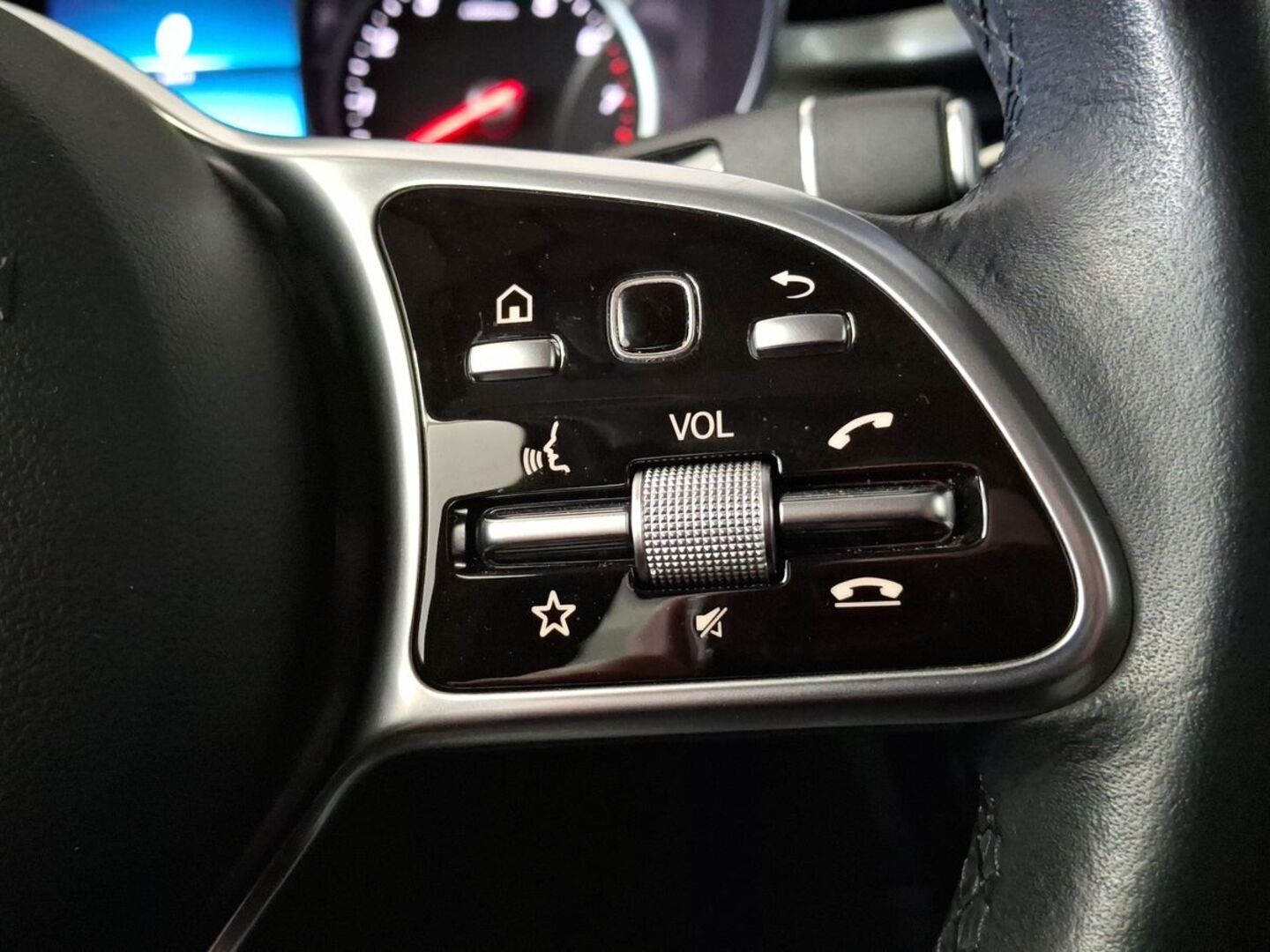 MERCEDES-BENZ GLC 2020