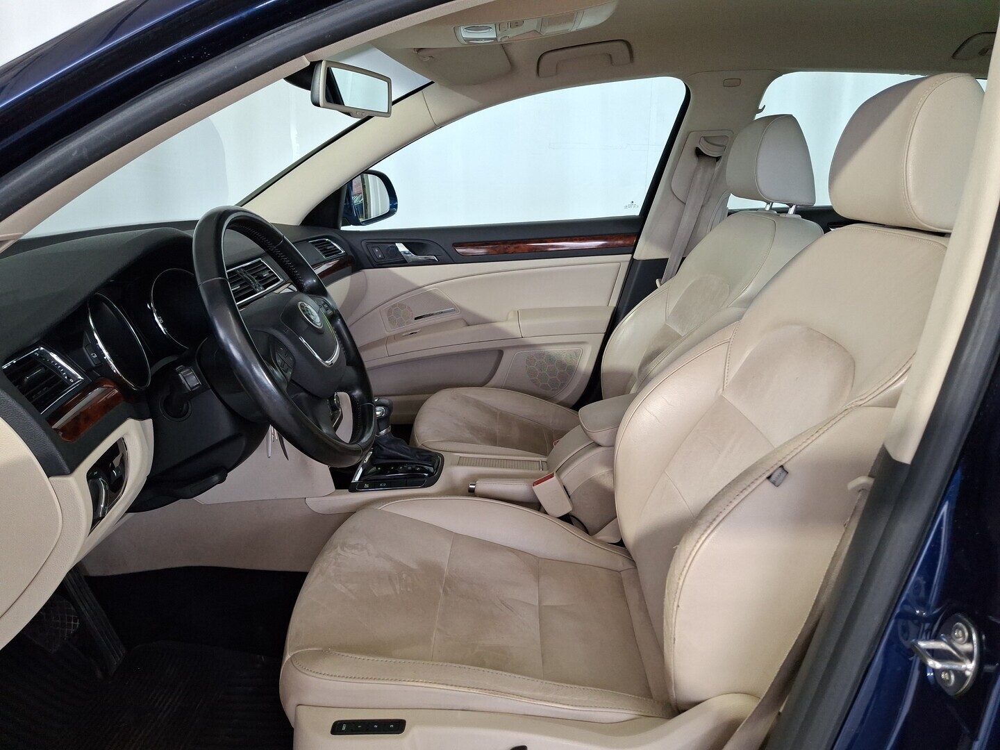 SKODA Superb 2009