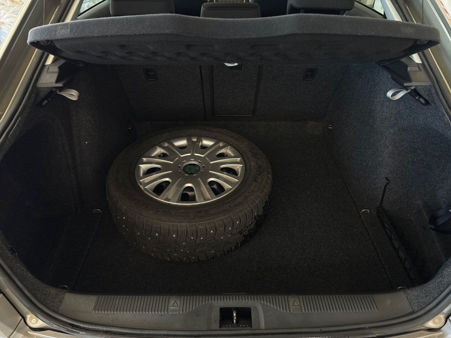 SKODA Octavia 2012