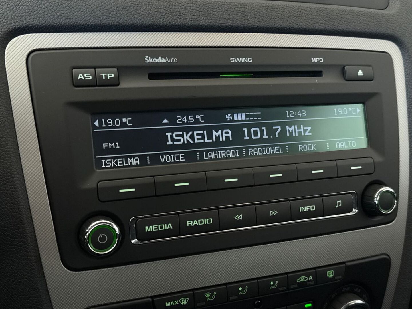 SKODA Octavia 2012