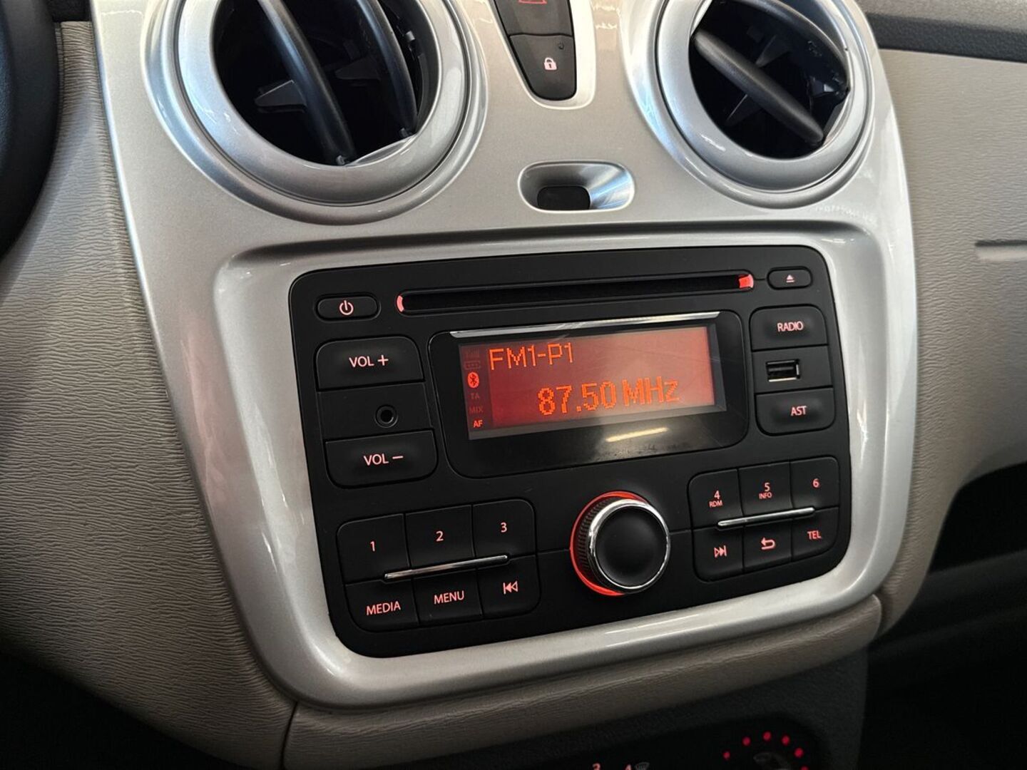 DACIA Lodgy 2013