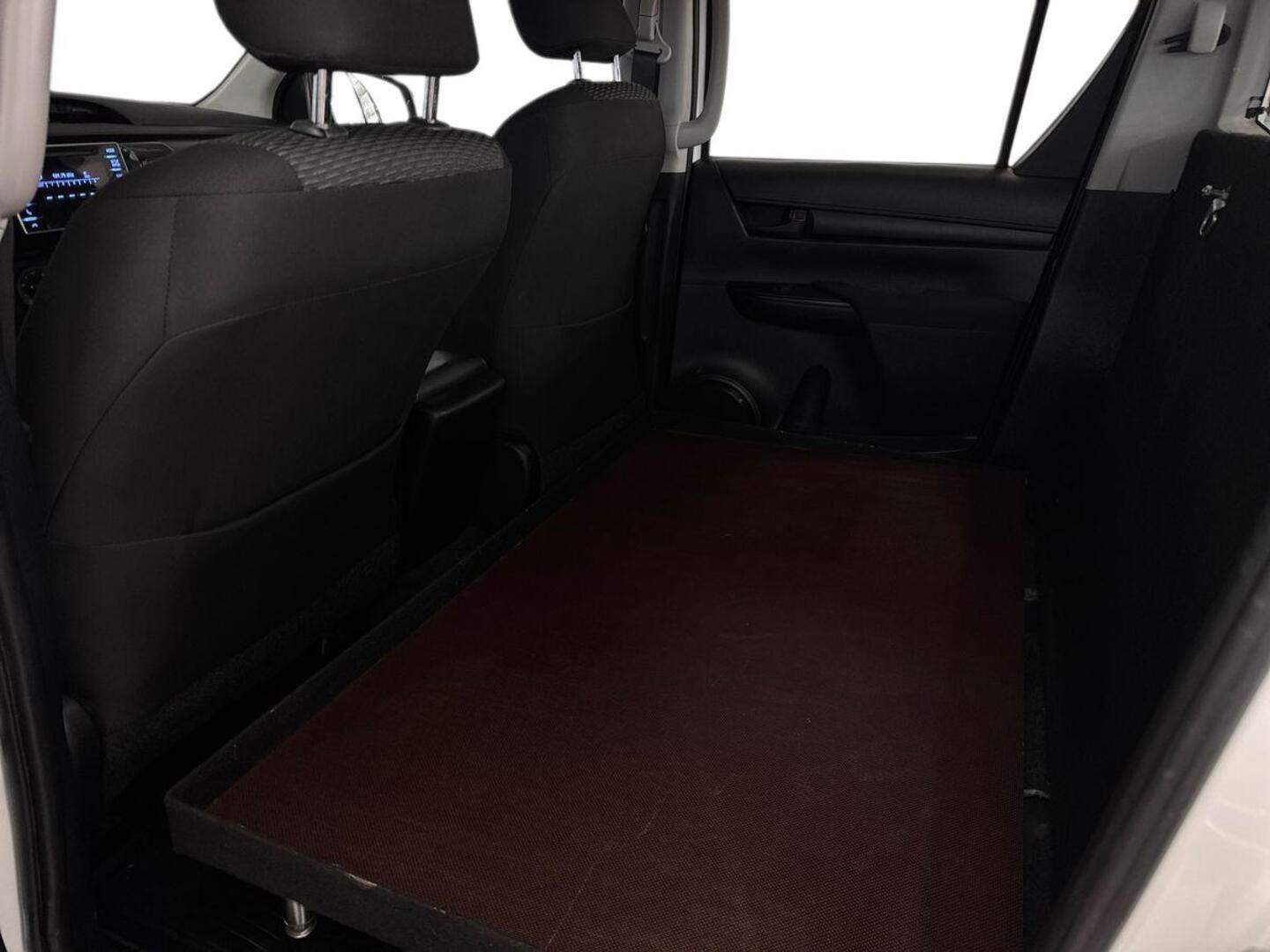 TOYOTA Hilux 10