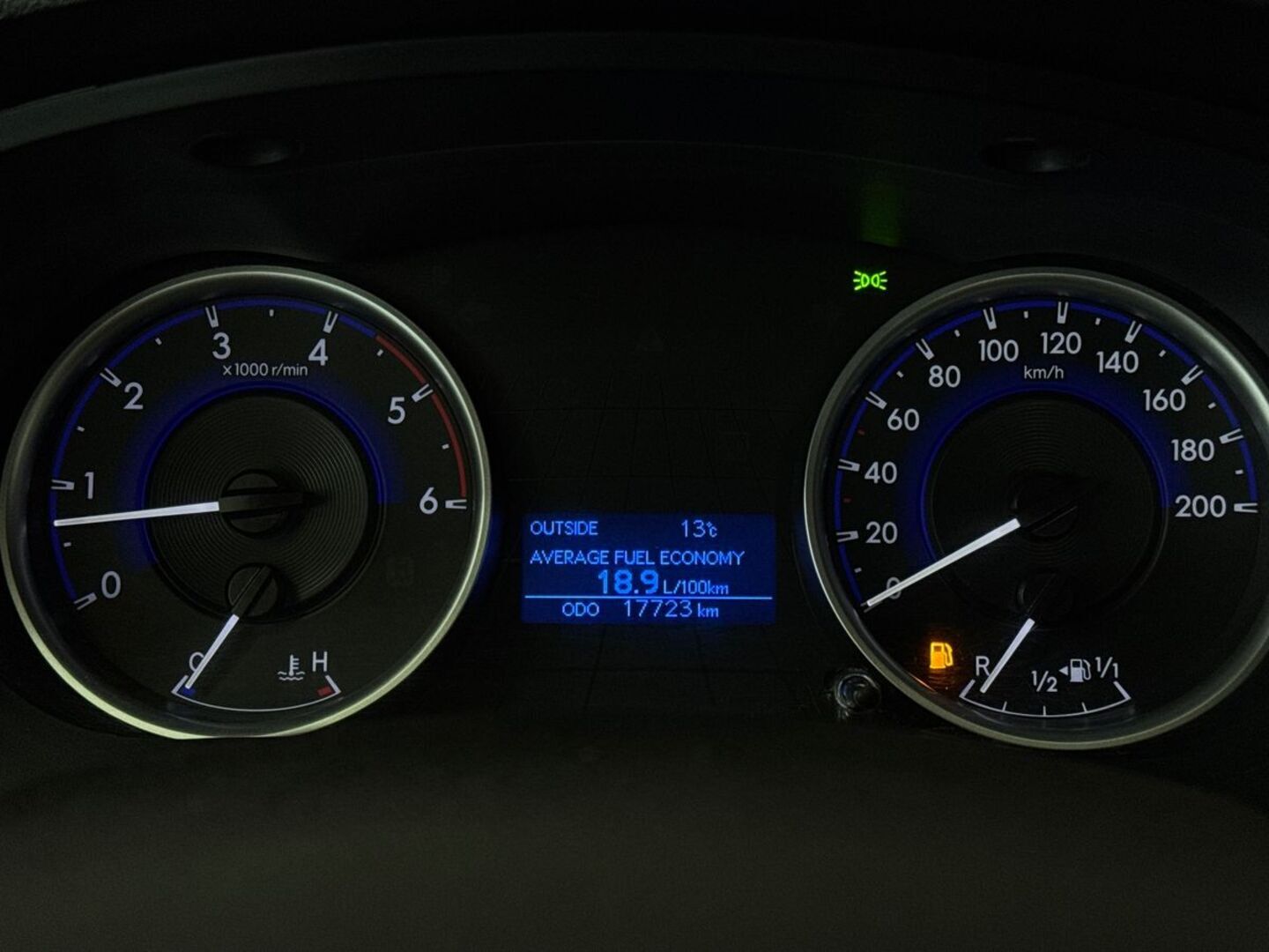 TOYOTA Hilux 15