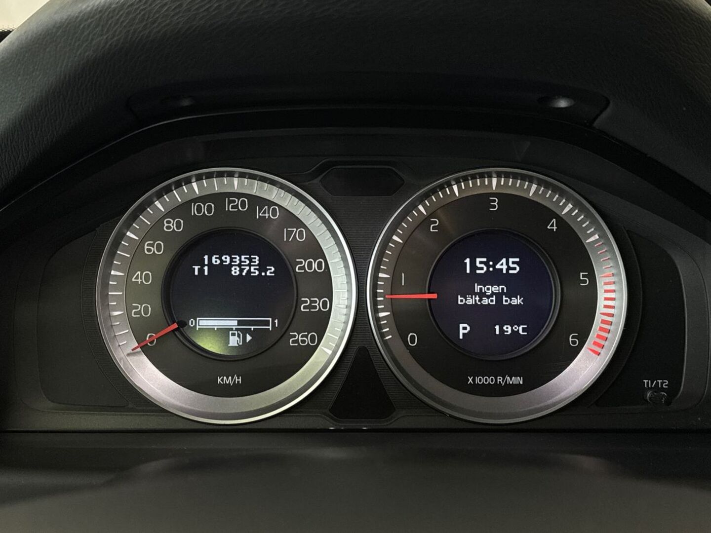 VOLVO XC70 2012
