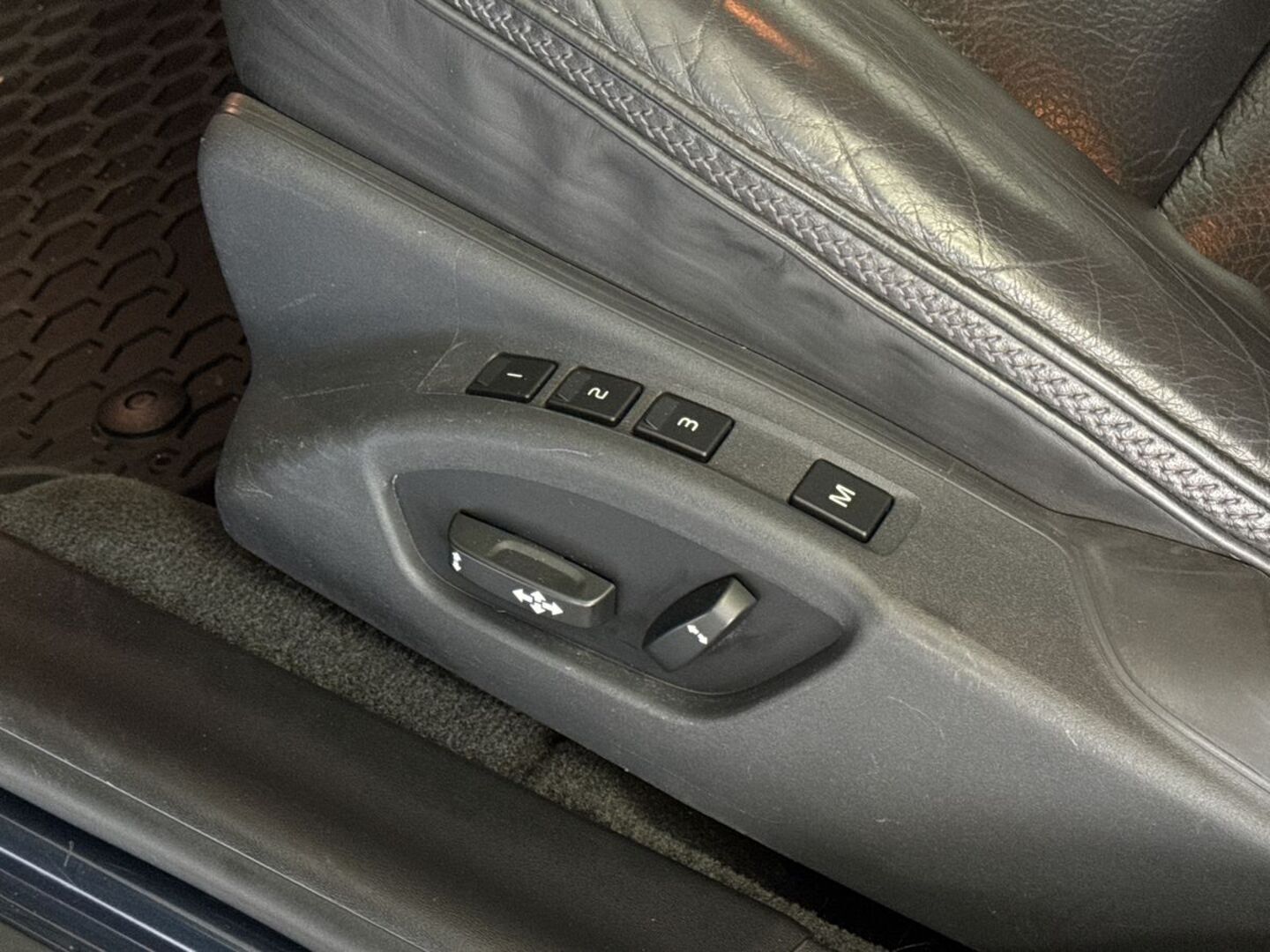 VOLVO XC70 2012